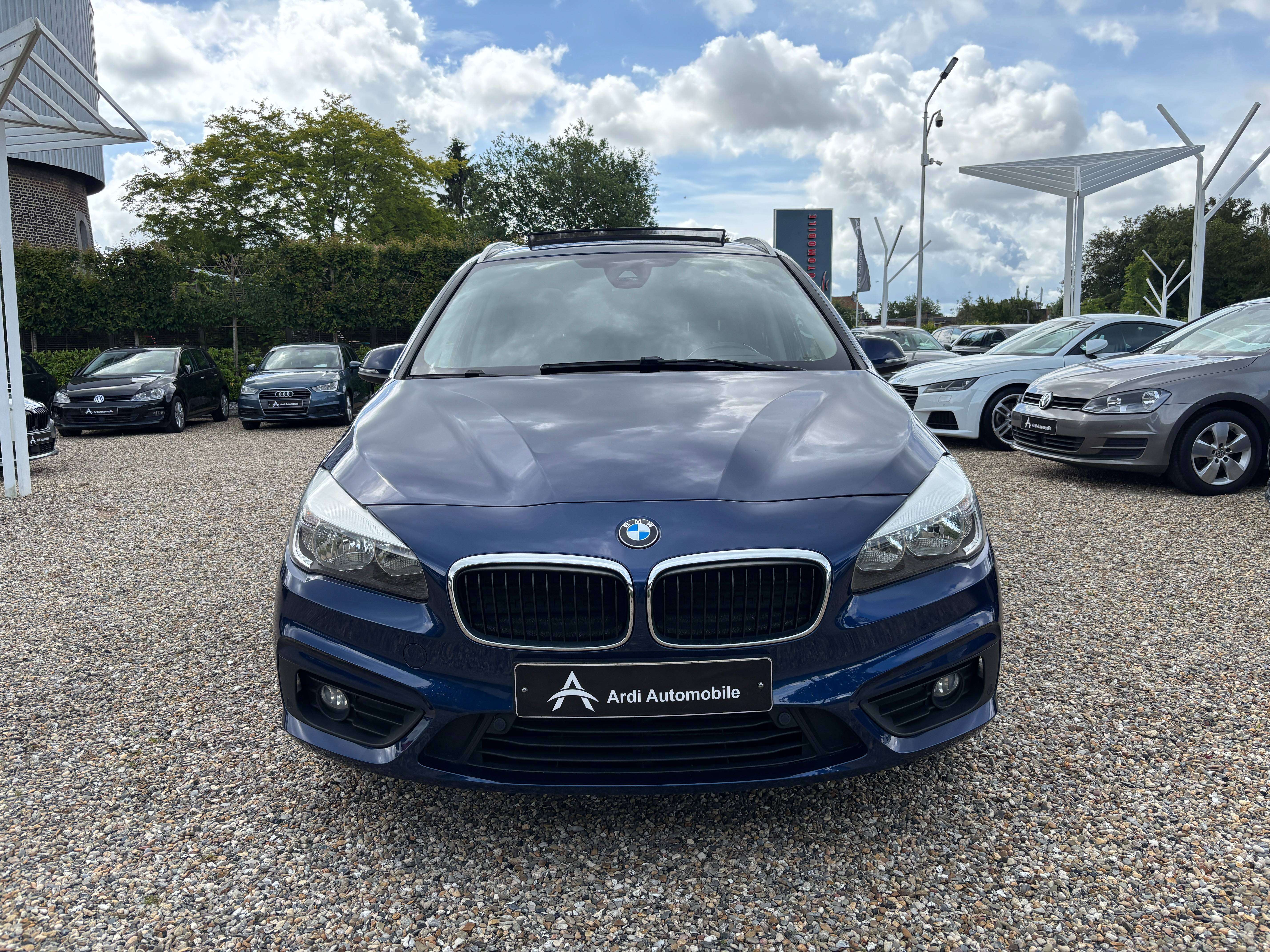 BMW 218 dA Gran Tourer *CARPLAY*TOIT OUV+PANO*SIEGE CHAUFF*GARANTIE*