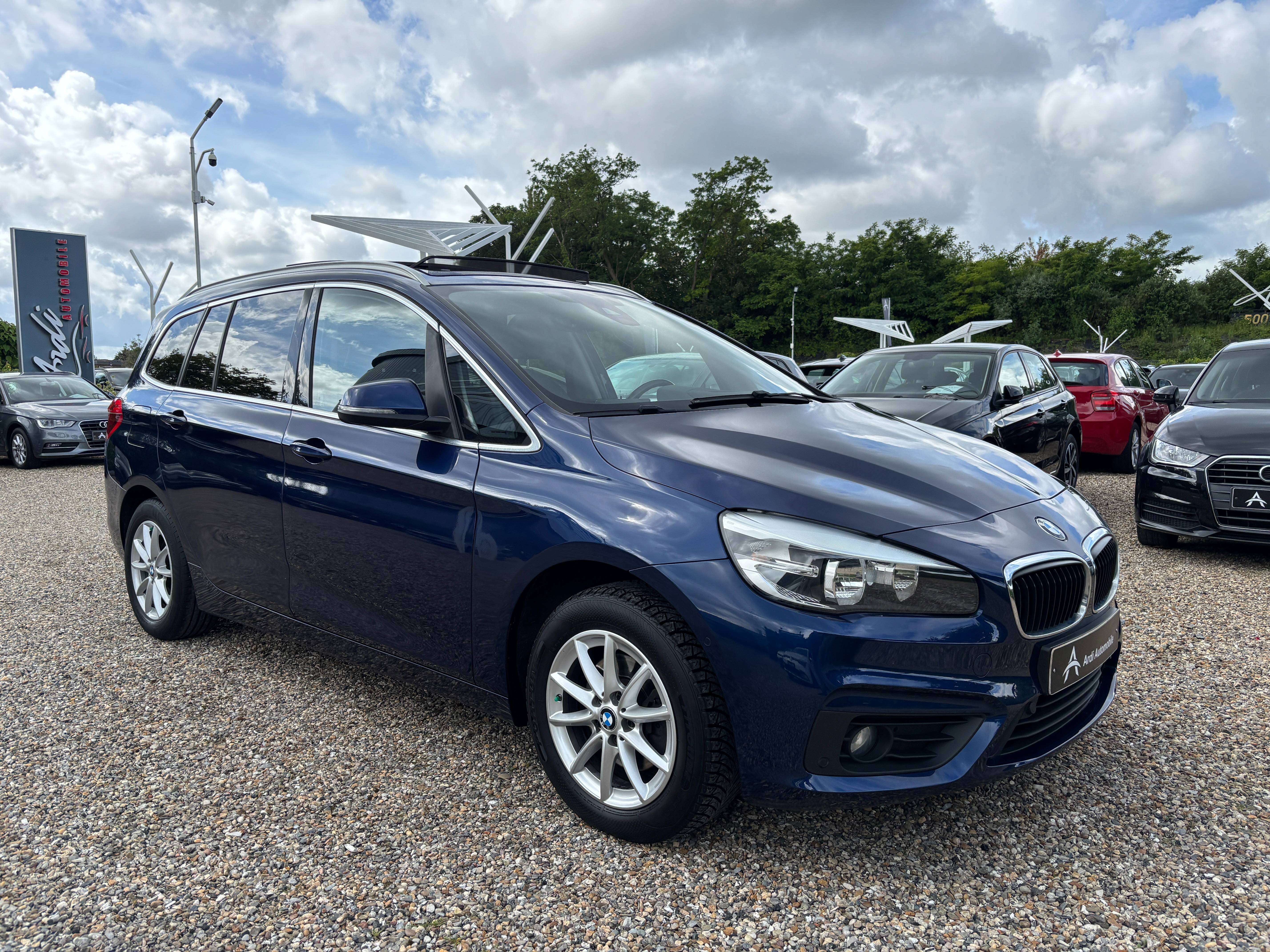 BMW 218 dA Gran Tourer *CARPLAY*TOIT OUV+PANO*SIEGE CHAUFF*GARANTIE*