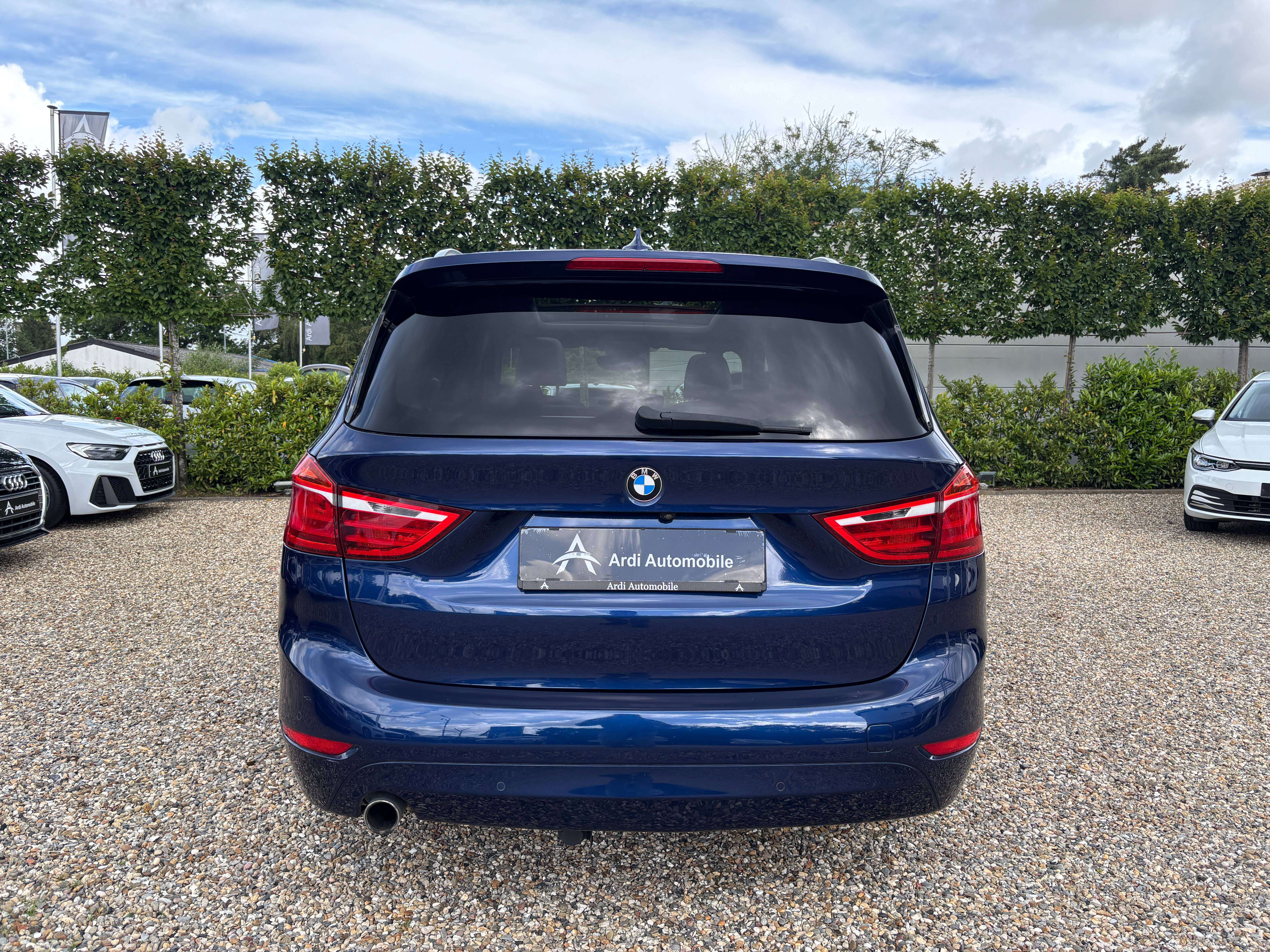 BMW 218 dA Gran Tourer *CARPLAY*TOIT OUV+PANO*SIEGE CHAUFF*GARANTIE*