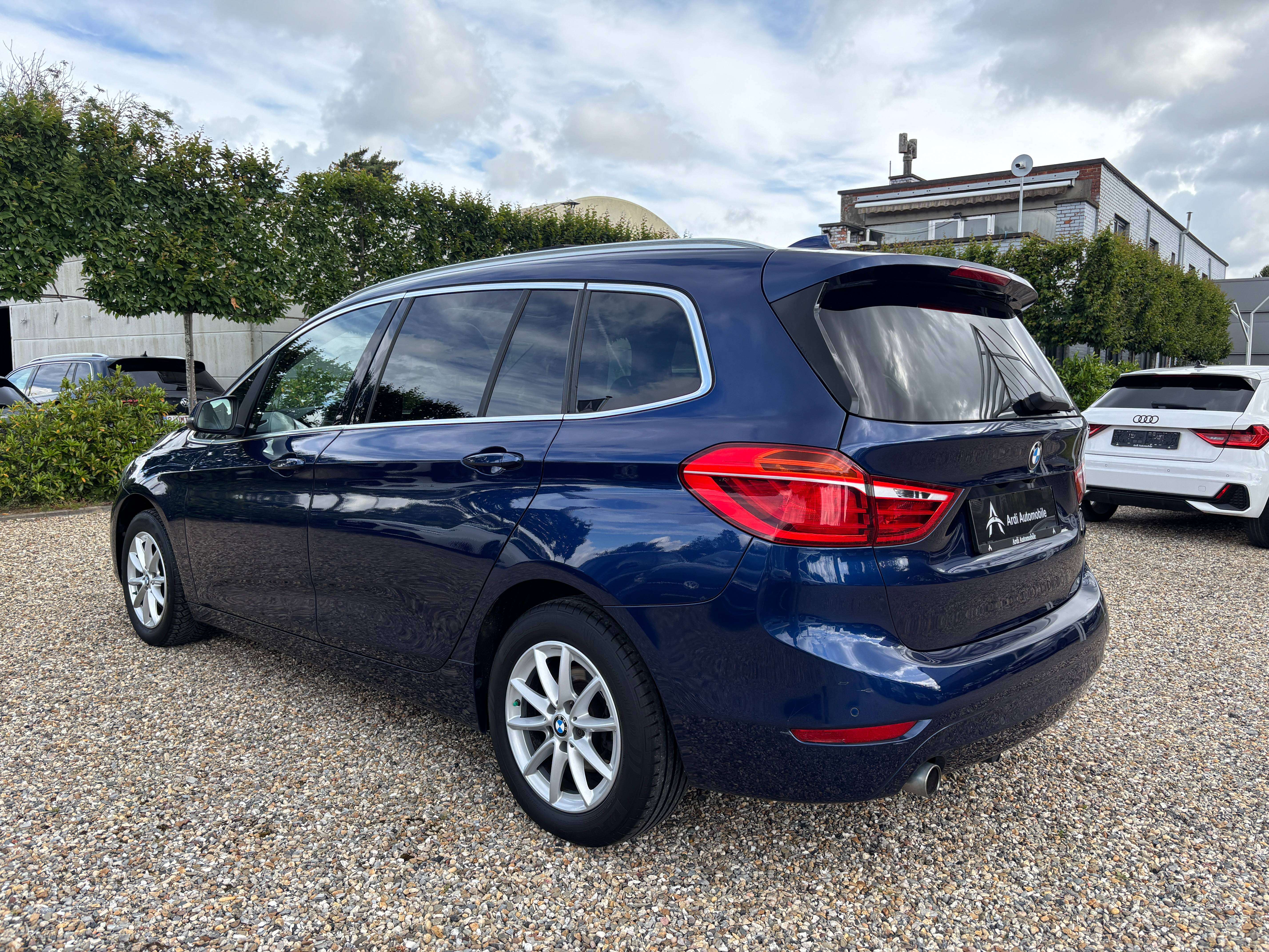 BMW 218 dA Gran Tourer *CARPLAY*TOIT OUV+PANO*SIEGE CHAUFF*GARANTIE*