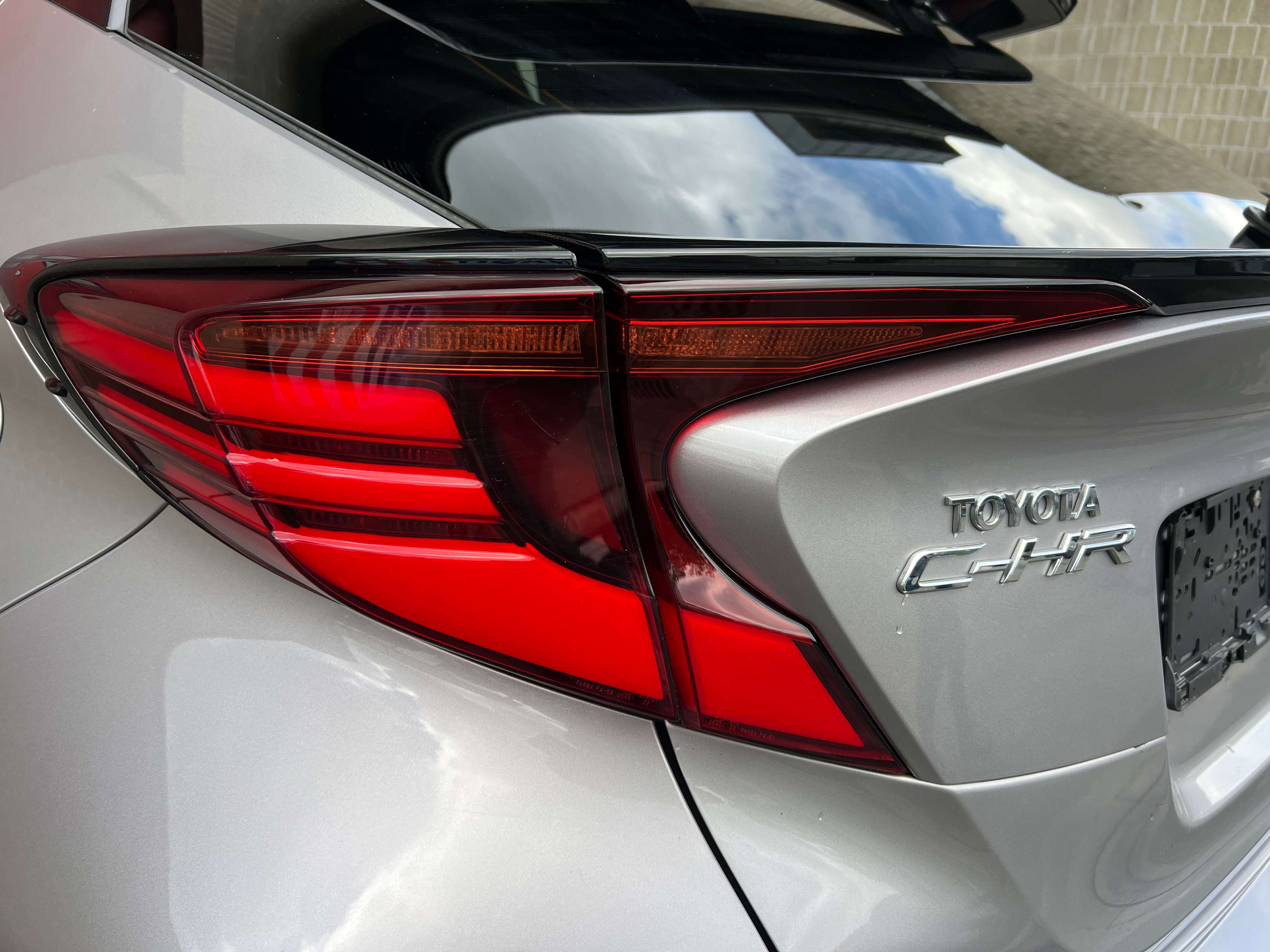 Toyota C-HR Hybrid 2.0i VVT-i E-CVT +CAMÉRA +NAVI