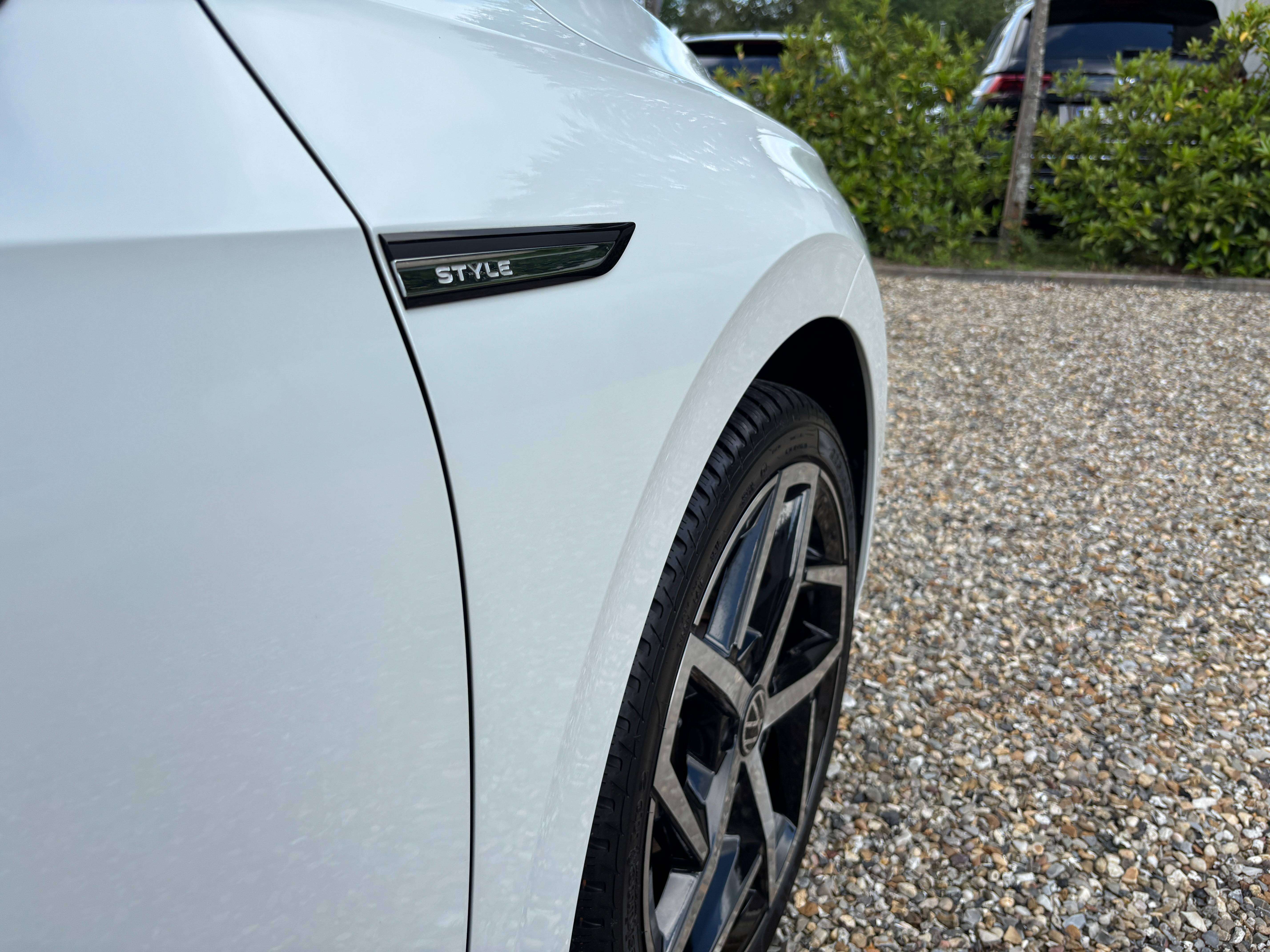 Volkswagen Golf 1.5 eTSI DSG Style *CARPLAY*SIEGE CHAUFF*LED*CAPTEUR*GARANTIE*