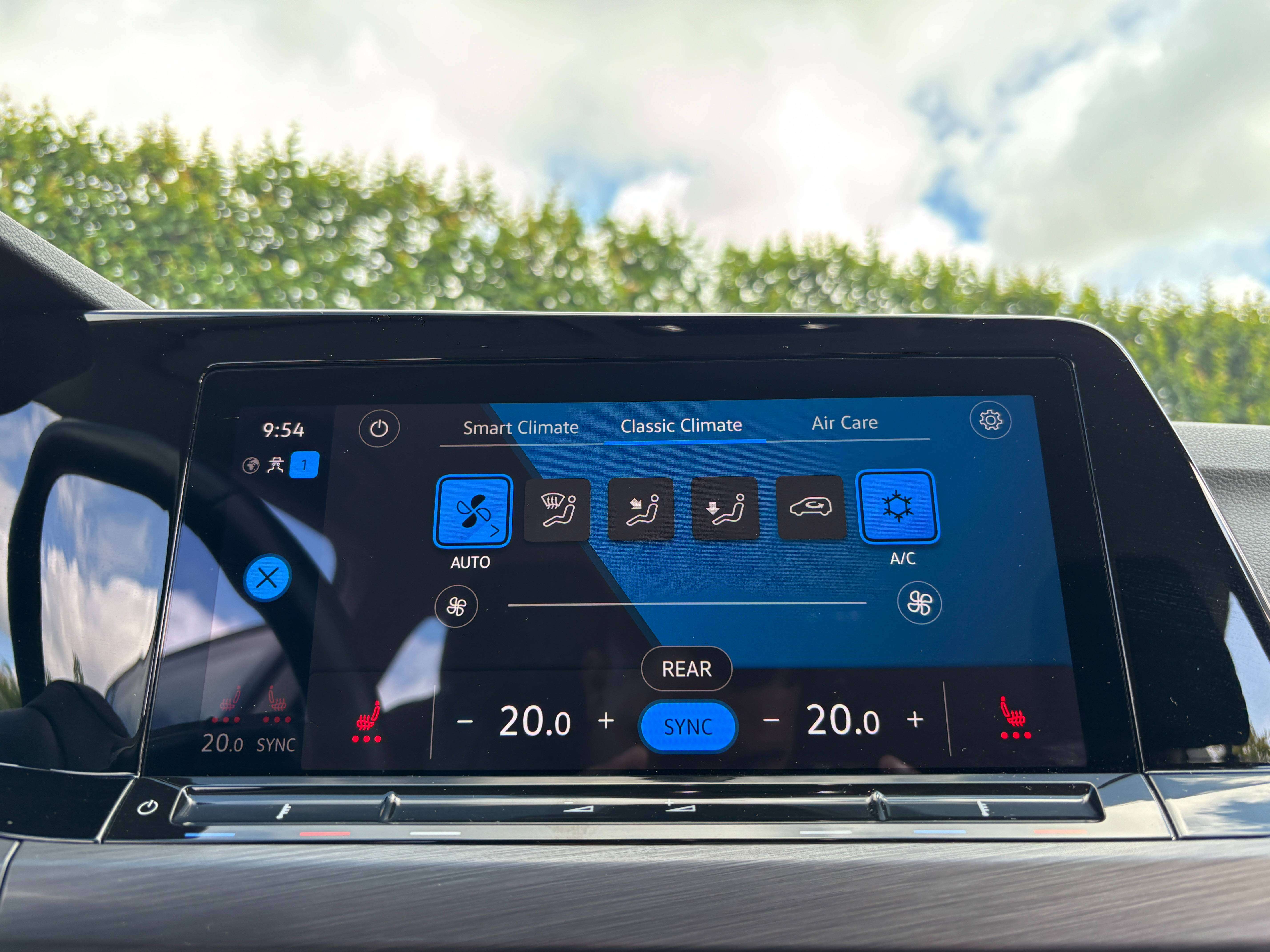 Volkswagen Golf 1.5 eTSI DSG Style *CARPLAY*SIEGE CHAUFF*LED*CAPTEUR*GARANTIE*