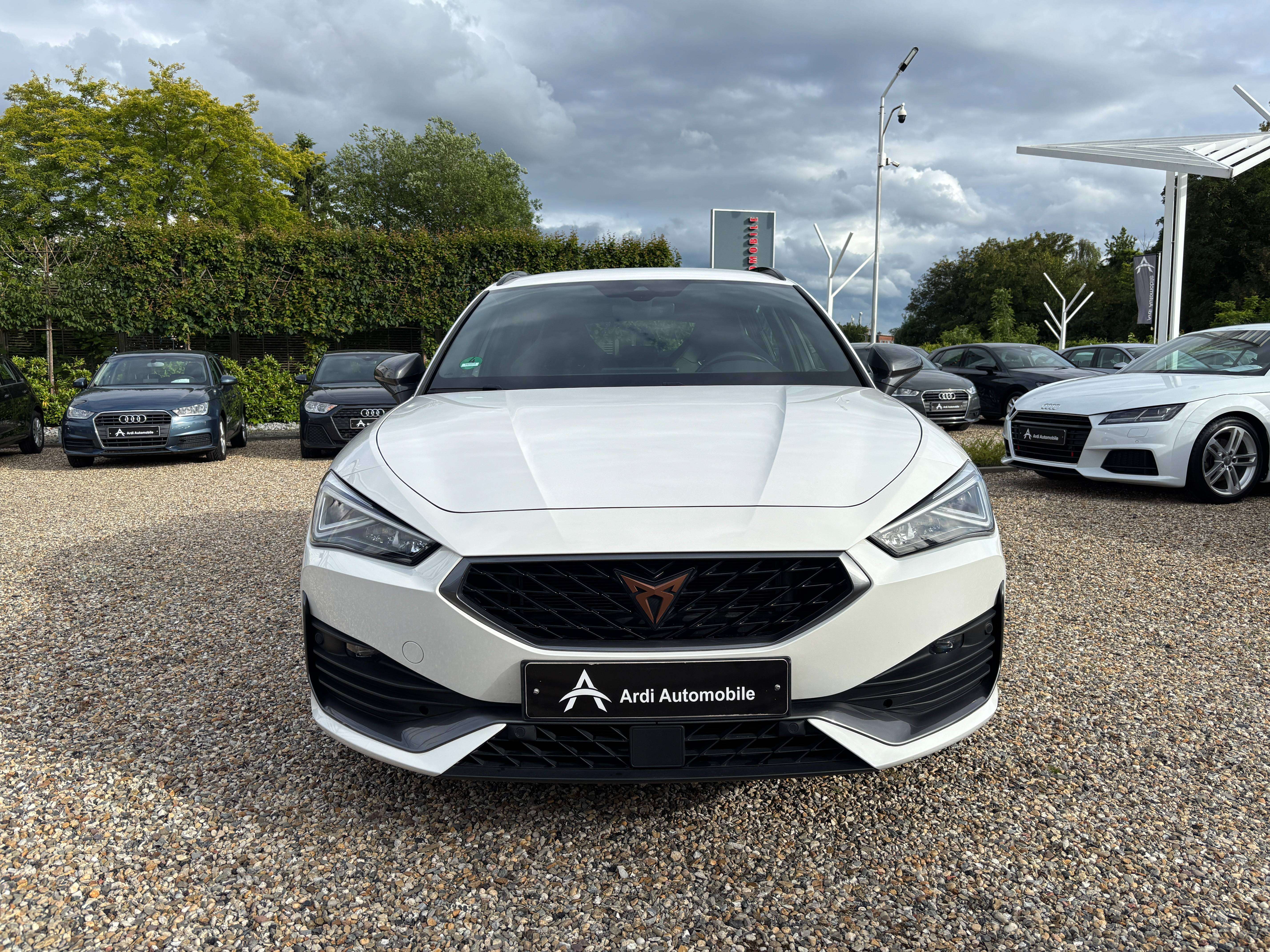 CUPRA Leon e-Hybrid 1.4 DSG *CARPLAY*VOLANT CHAUFF*CAMERA*LED*GARANTIE*