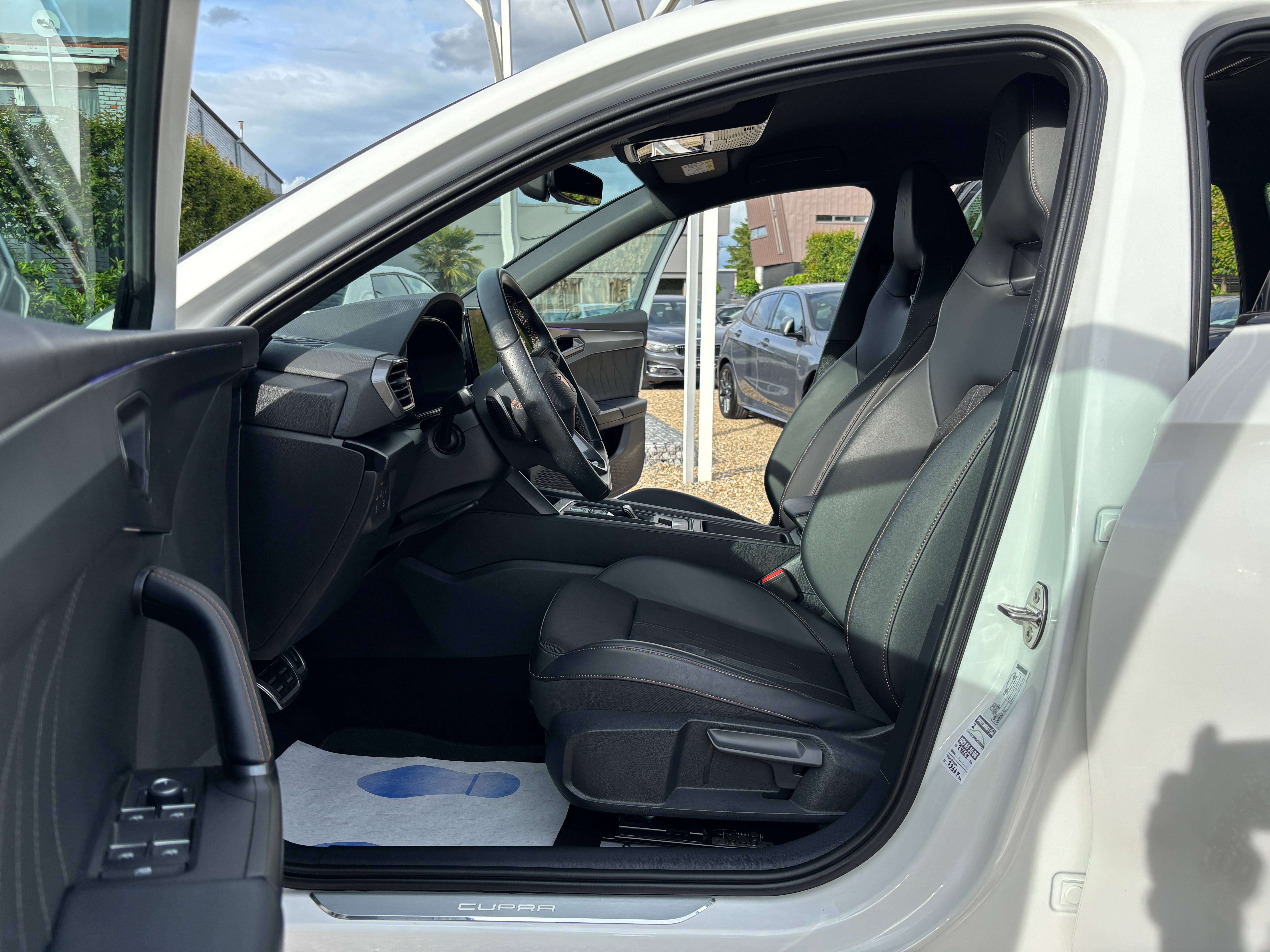 CUPRA Leon e-Hybrid 1.4 DSG *CARPLAY*VOLANT CHAUFF*CAMERA*LED*GARANTIE*