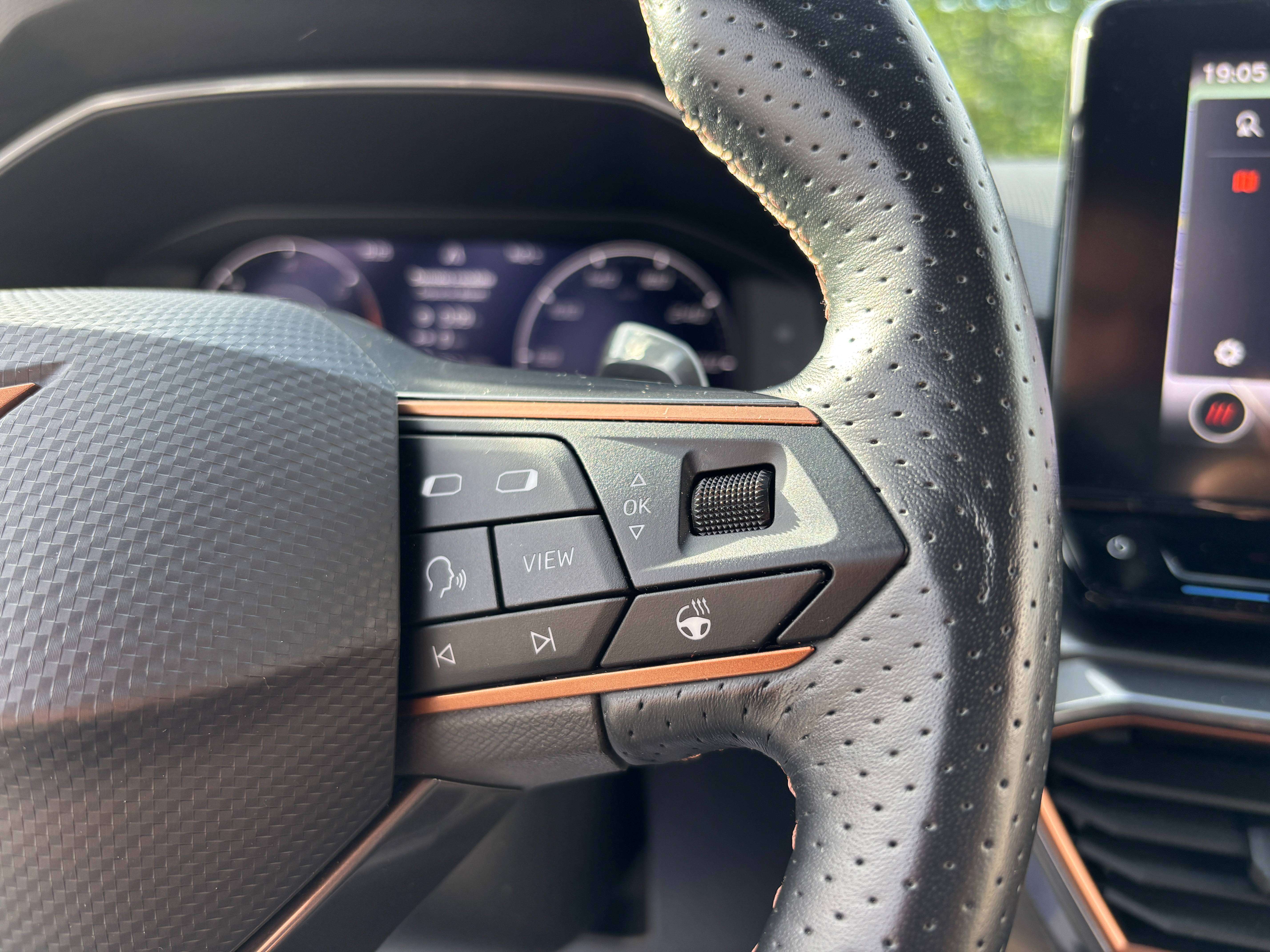 CUPRA Leon e-Hybrid 1.4 DSG *CARPLAY*VOLANT CHAUFF*CAMERA*LED*GARANTIE*