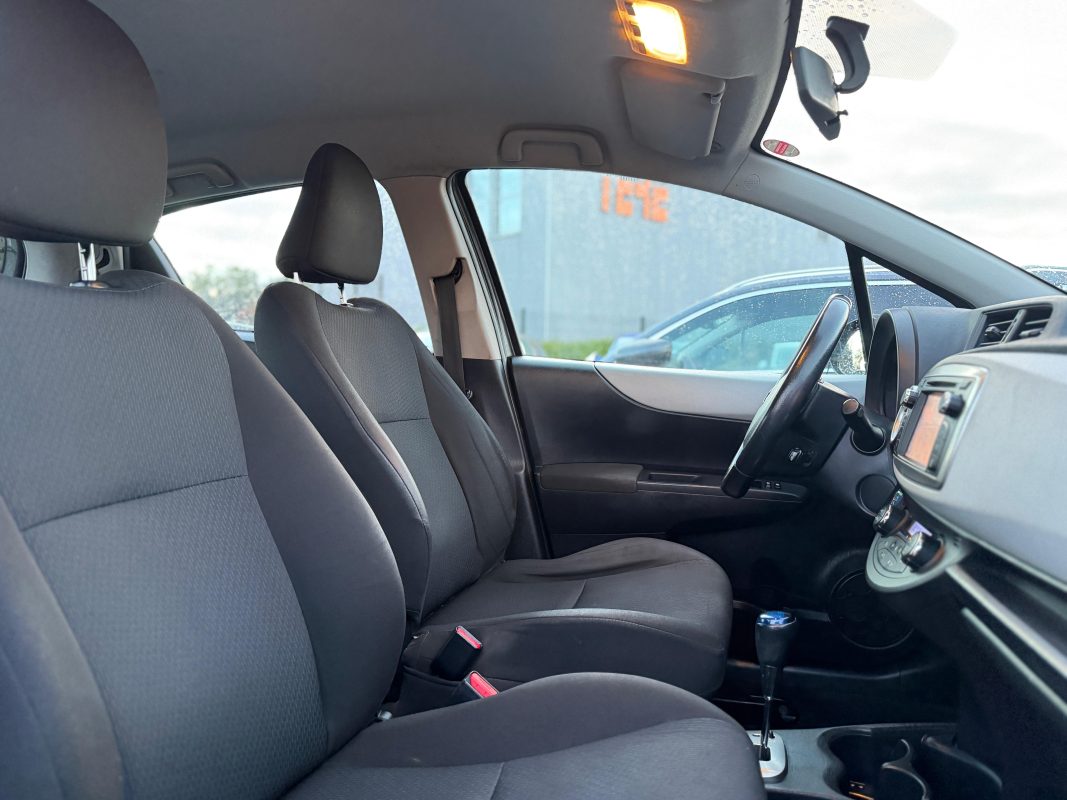 Toyota Yaris III 1.5 HYBRID 100H BUSINESS
