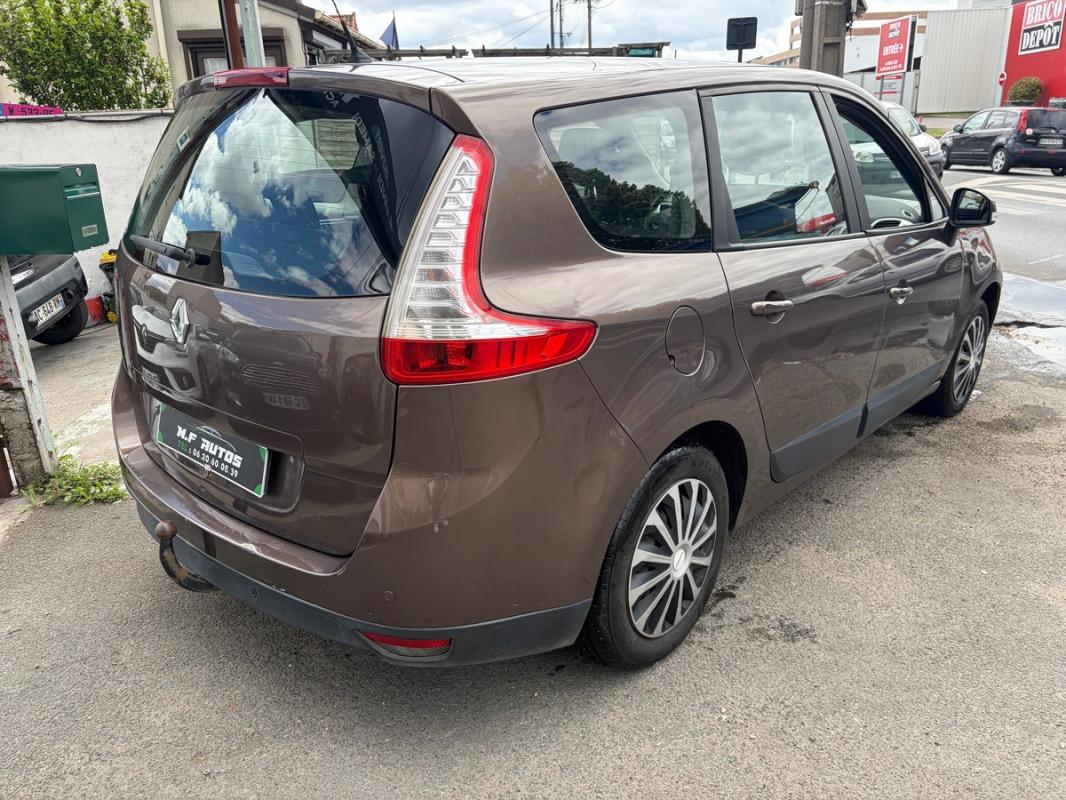 Renault Grand Scenic 1.9L DCI 130. 7 PLACES TOUT LE SUIVIE D ENTRETIEN RADAR. PAYER EN 3FOIS