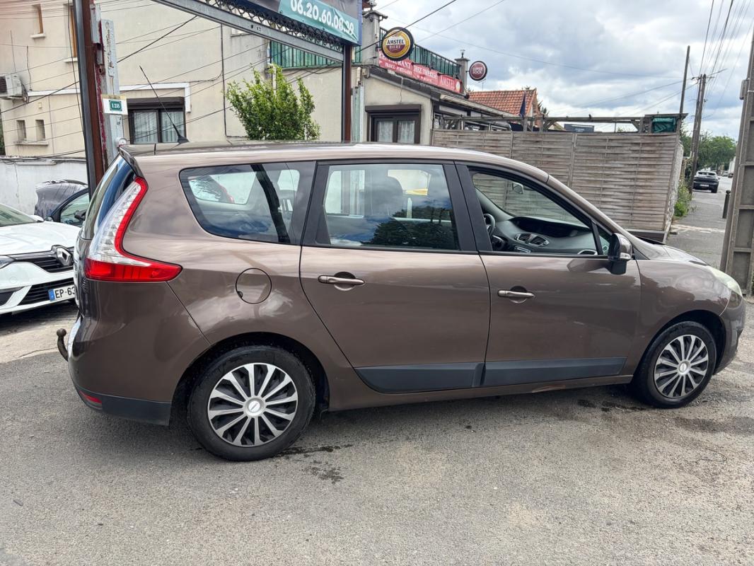 Renault Grand Scenic 1.9L DCI 130. 7 PLACES TOUT LE SUIVIE D ENTRETIEN RADAR. PAYER EN 3FOIS