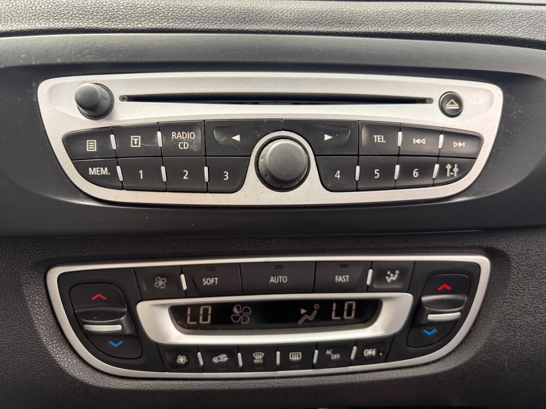 Renault Grand Scenic 1.9L DCI 130. 7 PLACES TOUT LE SUIVIE D ENTRETIEN RADAR. PAYER EN 3FOIS