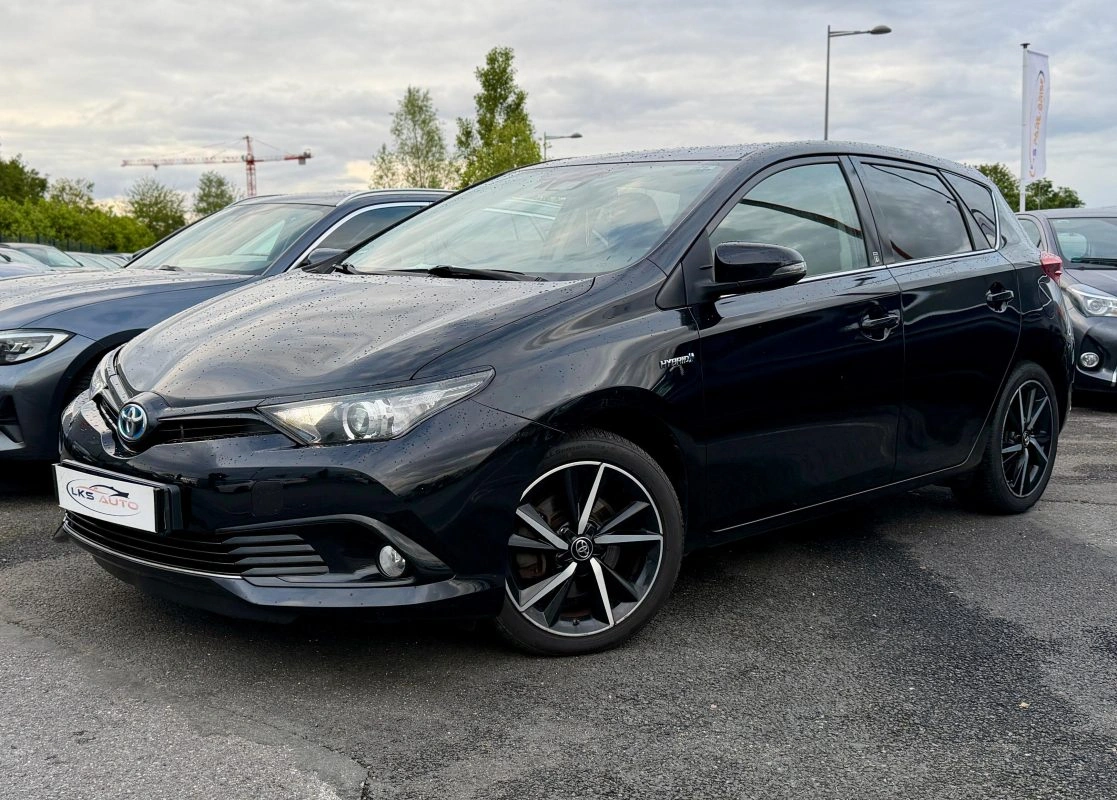 Toyota Auris 1.8 HYBRID 136H BLACK EDITION