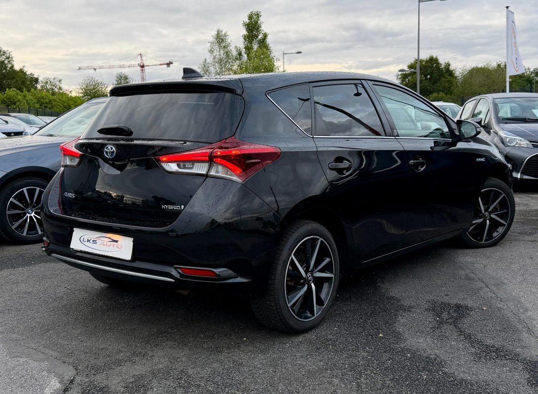 Toyota Auris 1.8 HYBRID 136H BLACK EDITION