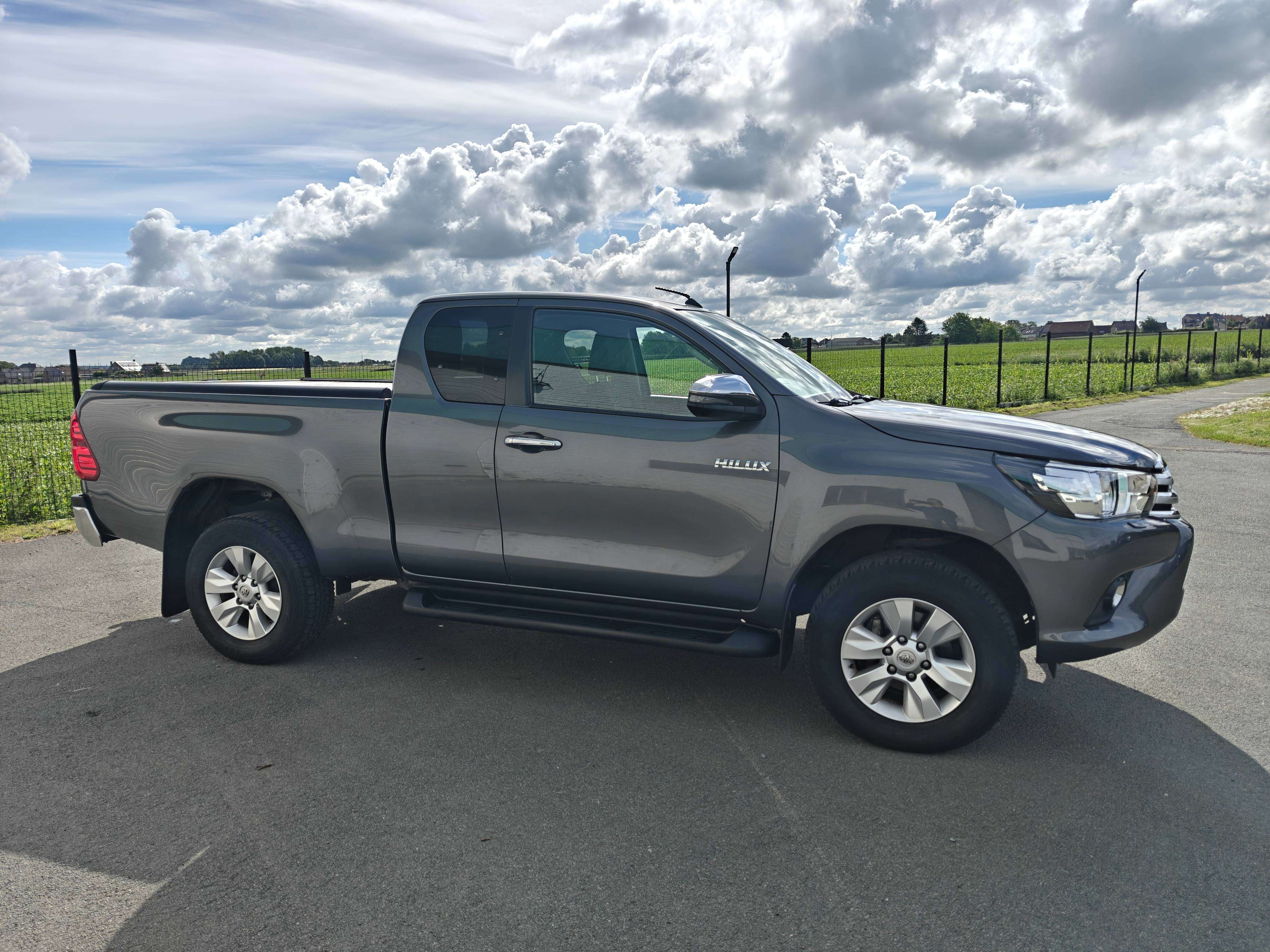 Toyota Hilux 2.4 D-4D 4WD extended cabine 4 PL - AIRCO/CAMERA CRUISE - PARFAIT ETAT!
