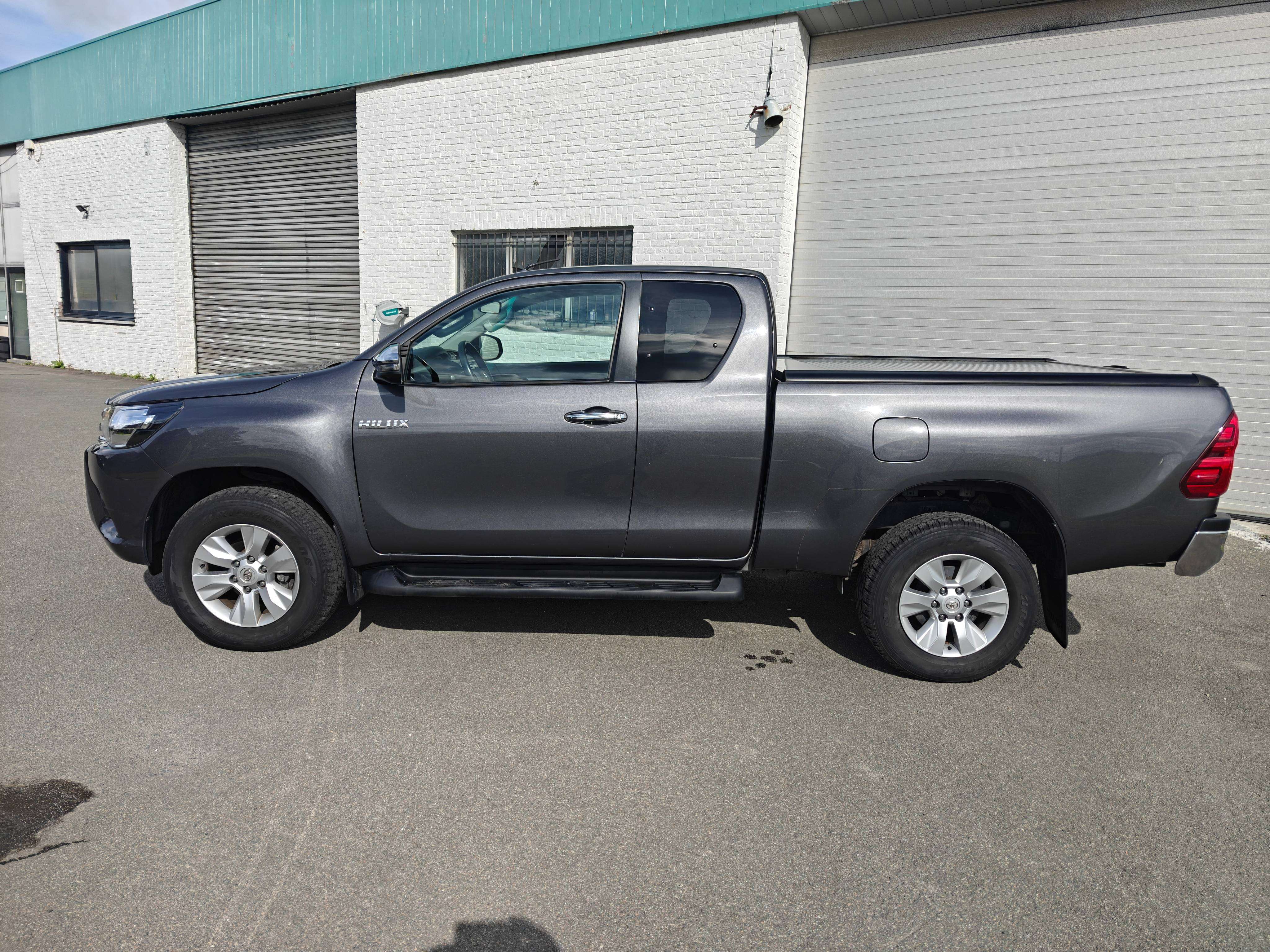 Toyota Hilux 2.4 D-4D 4WD extended cabine 4 PL - AIRCO/CAMERA CRUISE - PARFAIT ETAT!