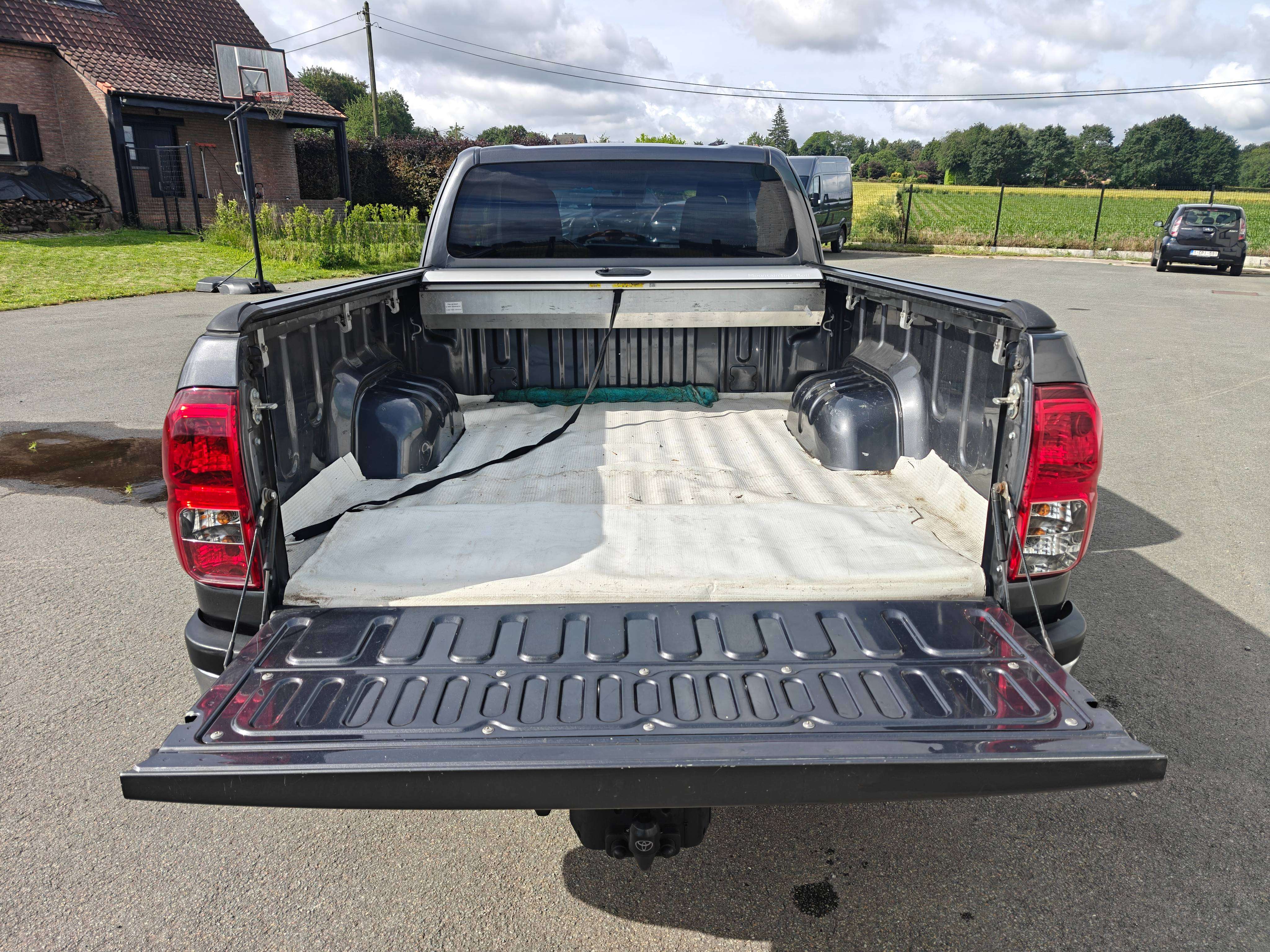 Toyota Hilux 2.4 D-4D 4WD extended cabine 4 PL - AIRCO/CAMERA CRUISE - PARFAIT ETAT!
