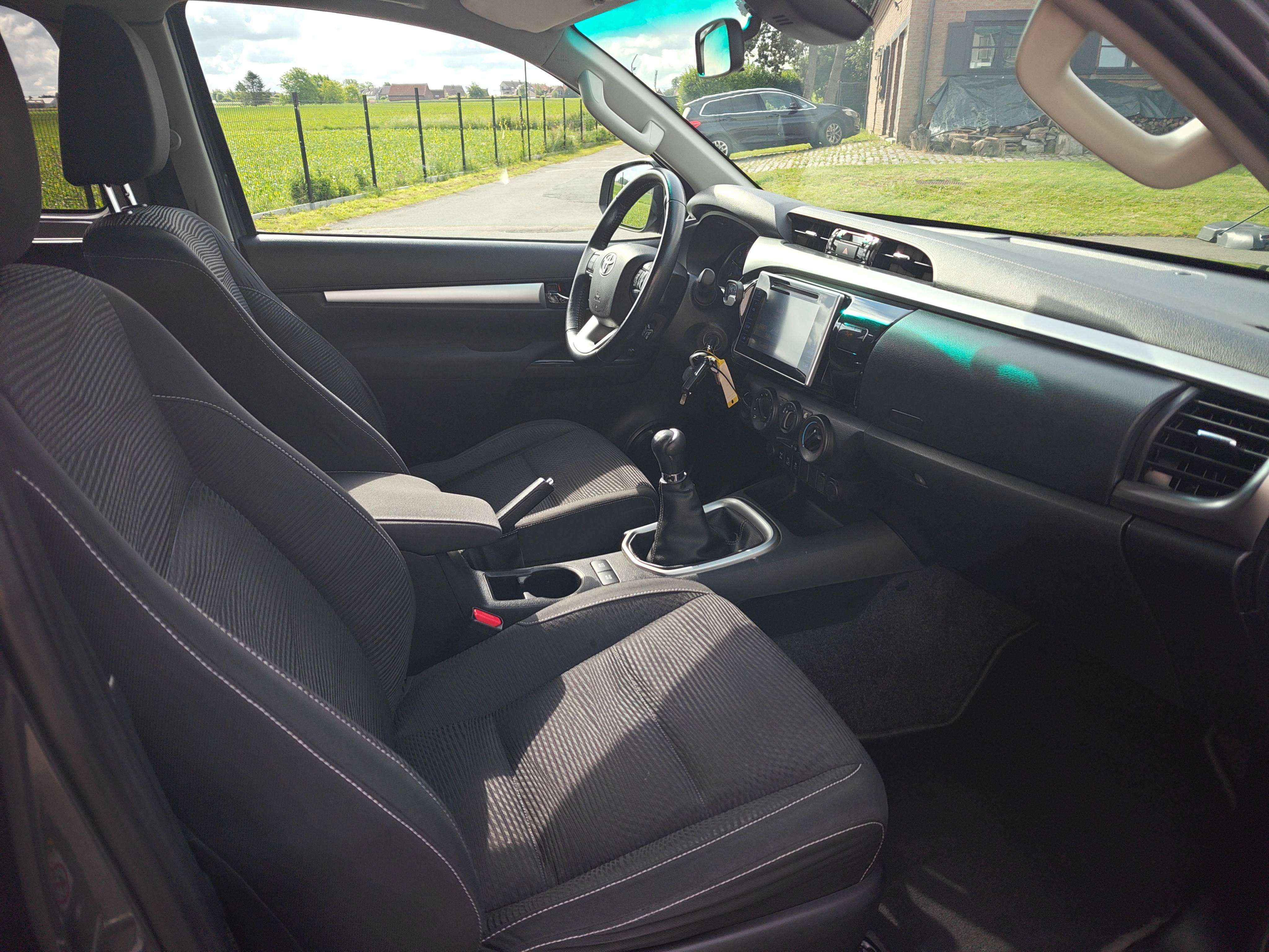 Toyota Hilux 2.4 D-4D 4WD extended cabine 4 PL - AIRCO/CAMERA CRUISE - PARFAIT ETAT!