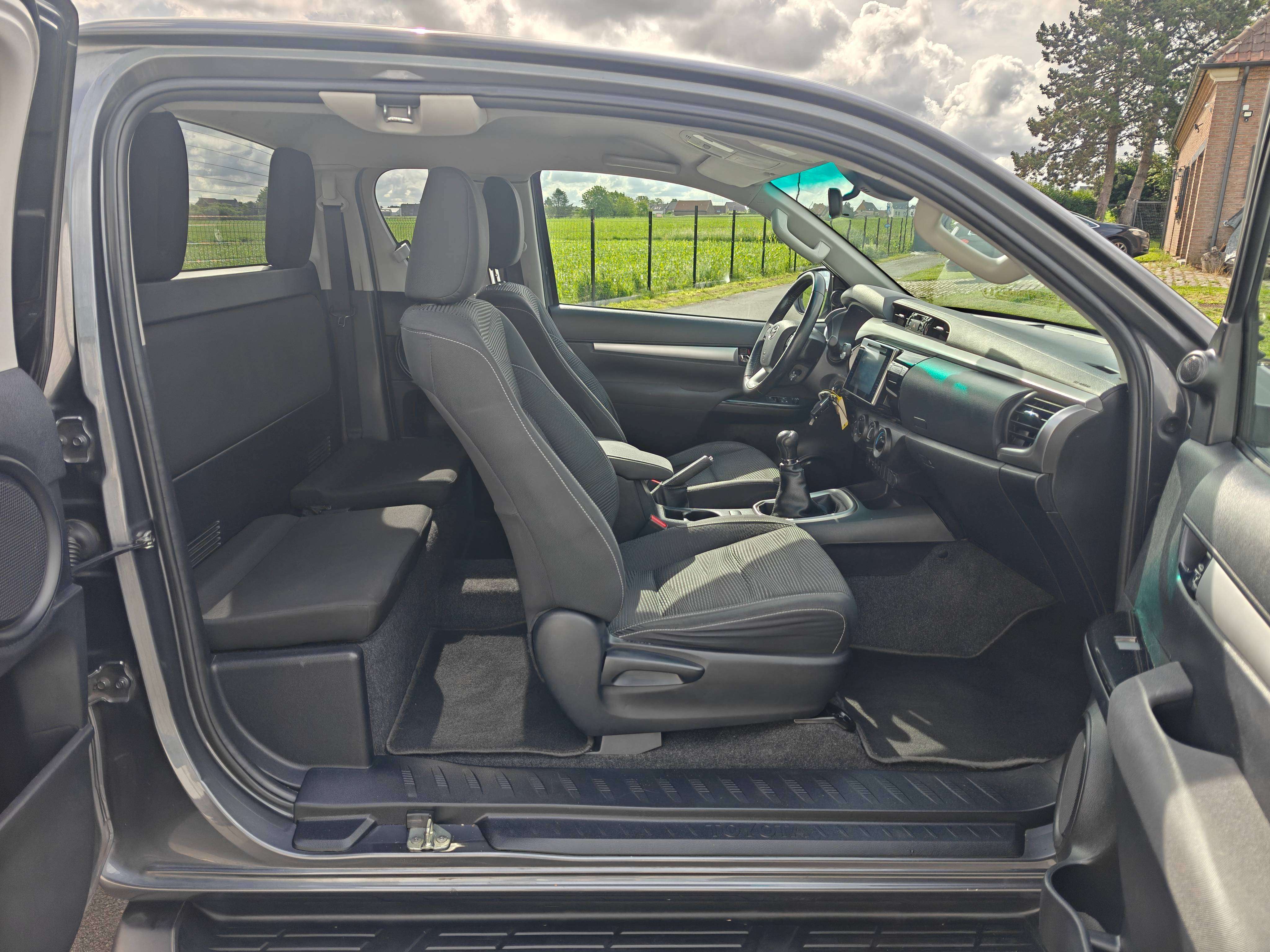 Toyota Hilux 2.4 D-4D 4WD extended cabine 4 PL - AIRCO/CAMERA CRUISE - PARFAIT ETAT!