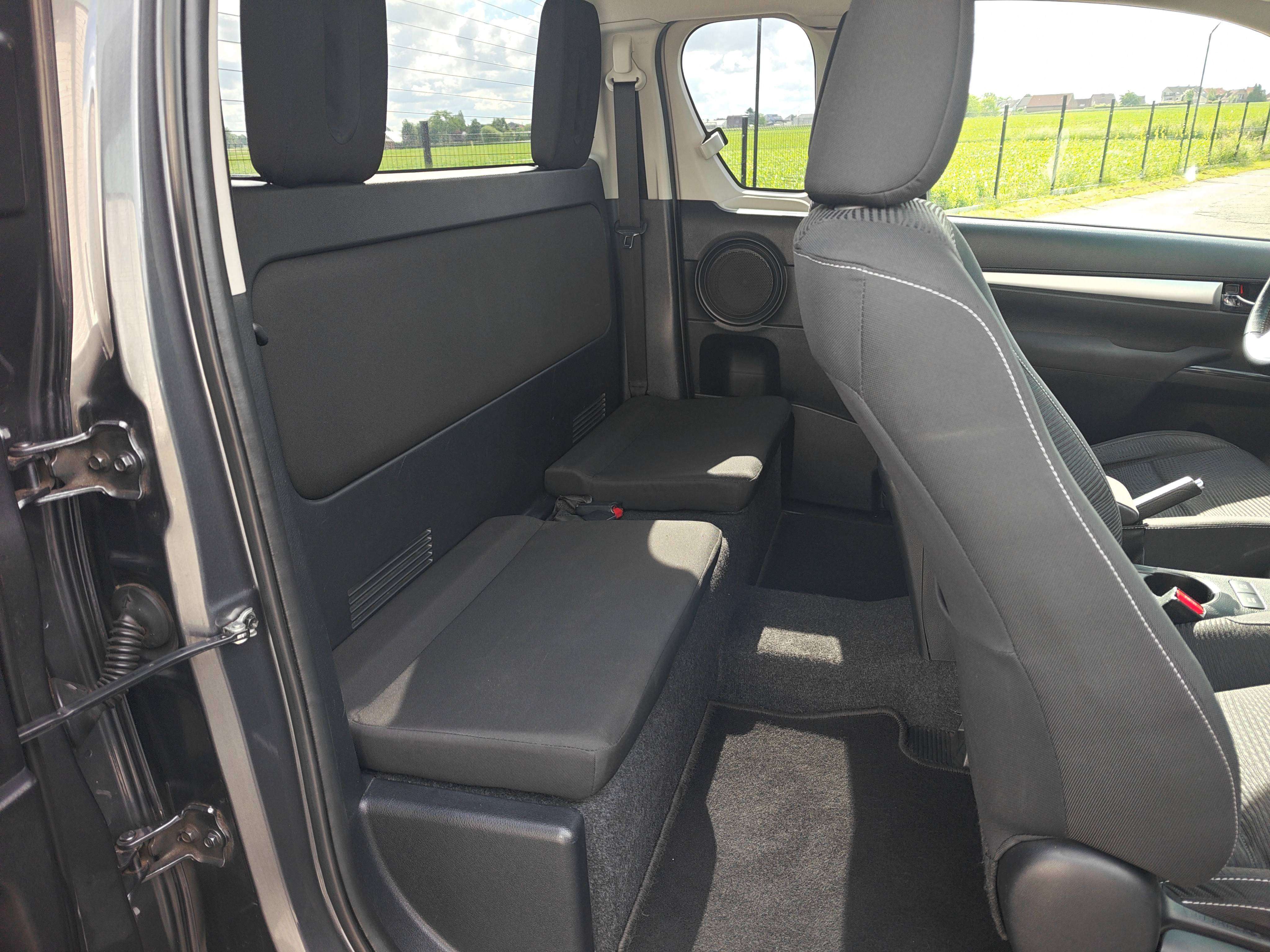 Toyota Hilux 2.4 D-4D 4WD extended cabine 4 PL - AIRCO/CAMERA CRUISE - PARFAIT ETAT!