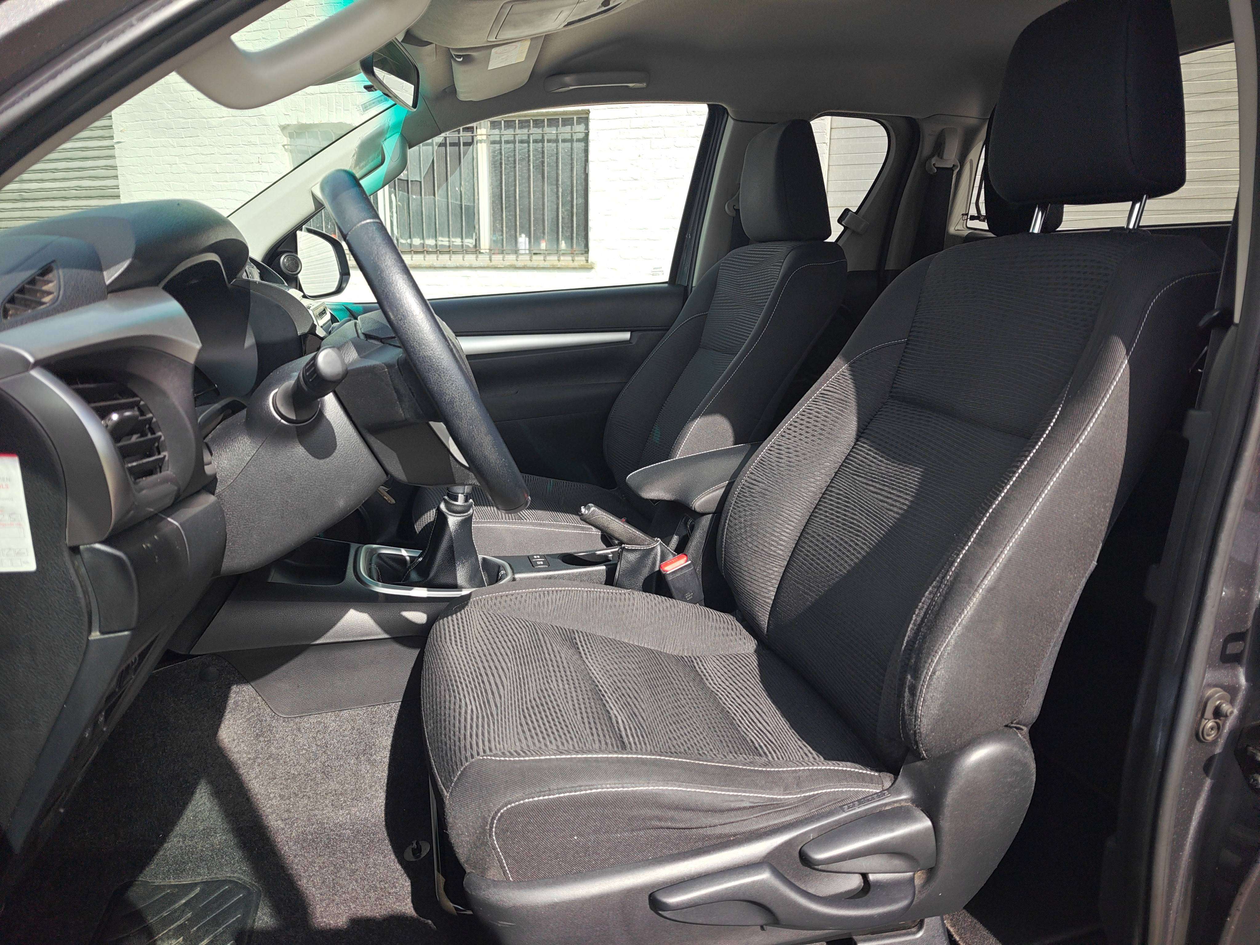 Toyota Hilux 2.4 D-4D 4WD extended cabine 4 PL - AIRCO/CAMERA CRUISE - PARFAIT ETAT!