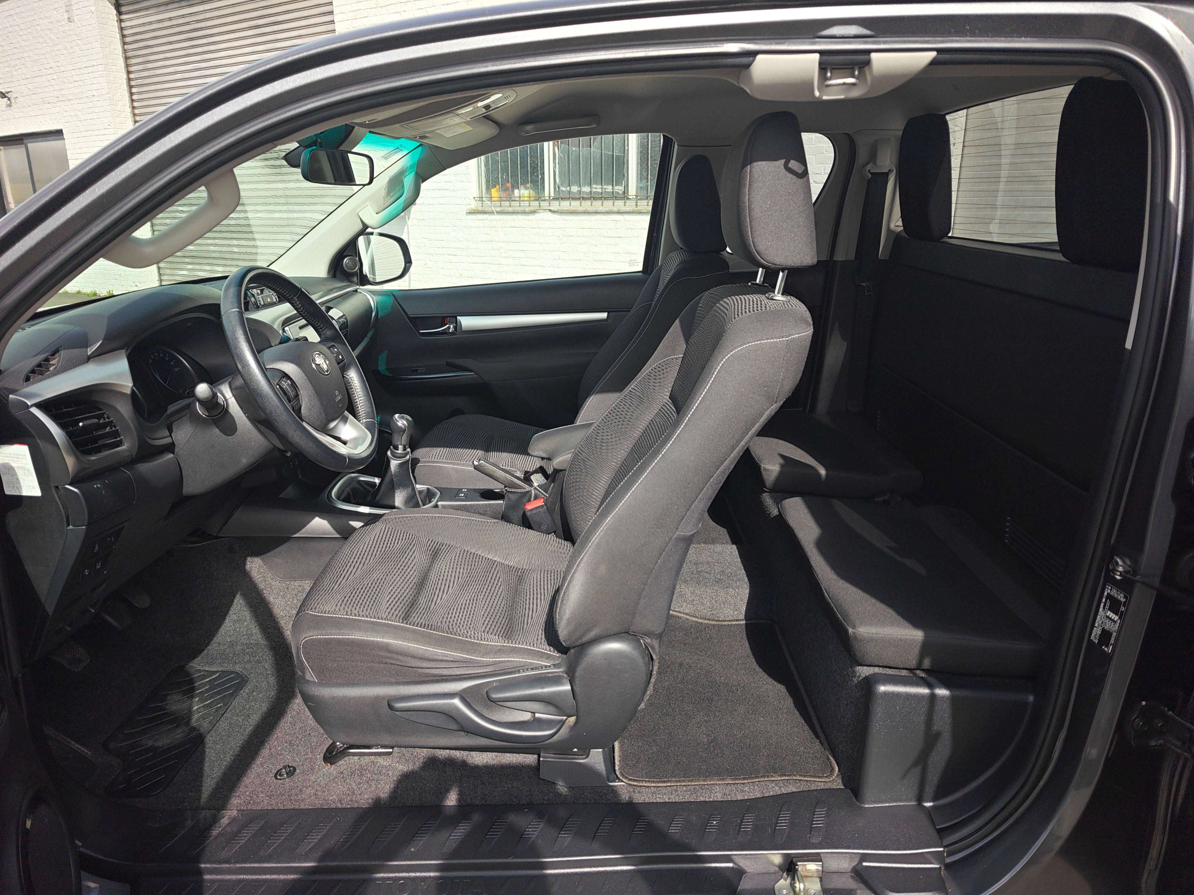 Toyota Hilux 2.4 D-4D 4WD extended cabine 4 PL - AIRCO/CAMERA CRUISE - PARFAIT ETAT!