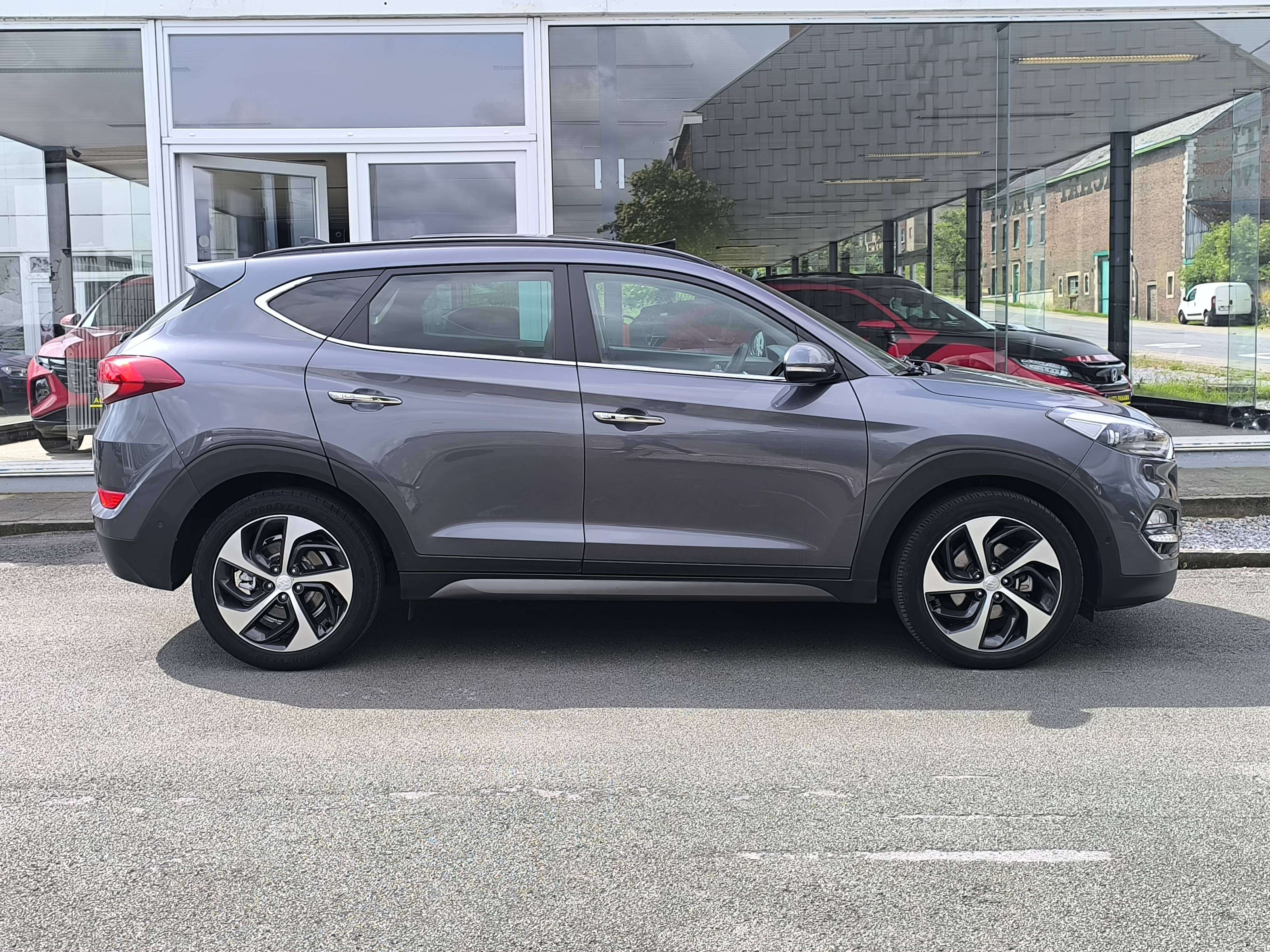 Hyundai TUCSON Tucson 2.0 CRDi B.AUTO 4WD EXECUTIVE CUIR BI-XENON GPS T.PANO
