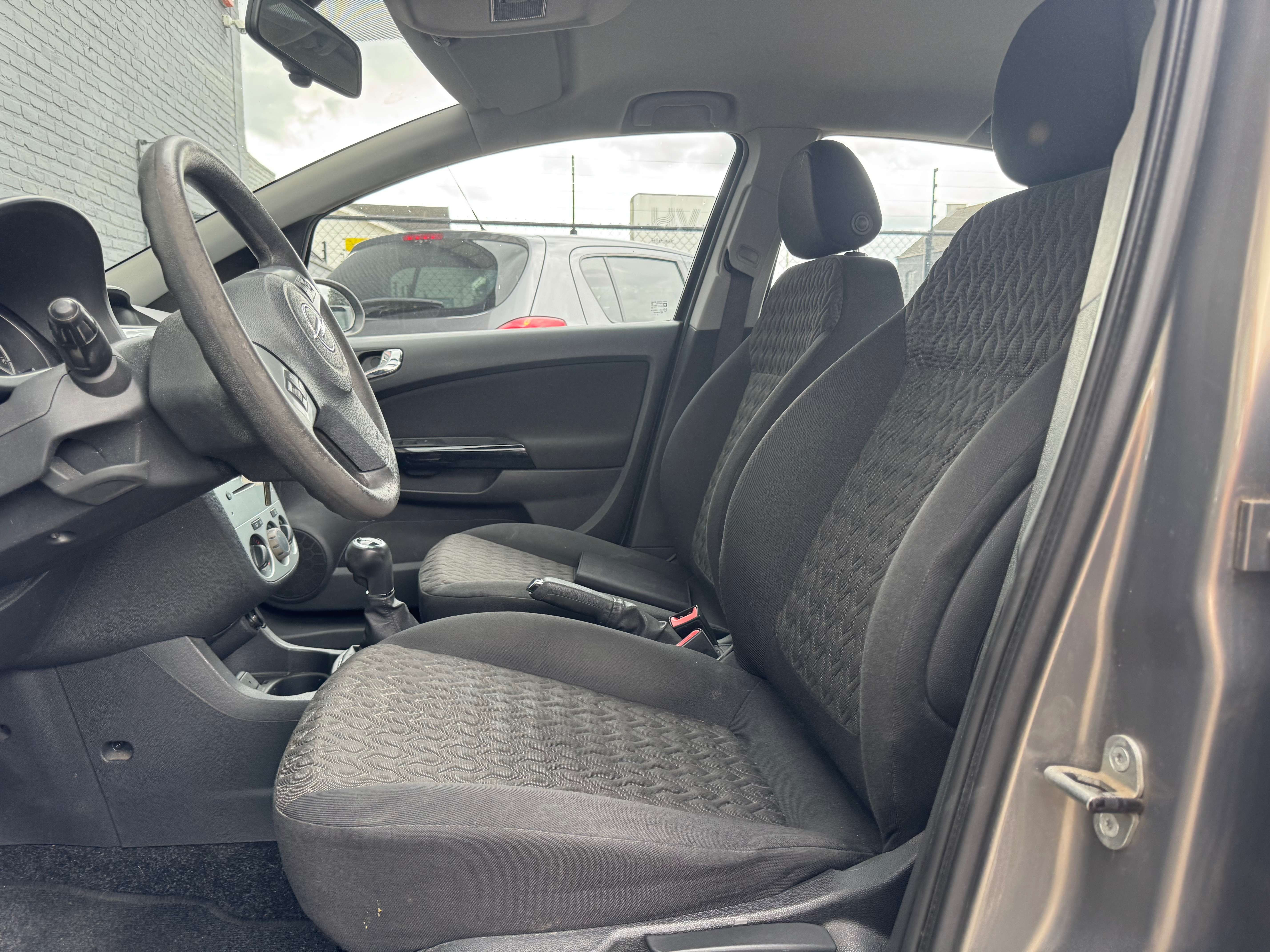 Opel Corsa 1.4i * 86dKM * PDC * Airco * Garantie