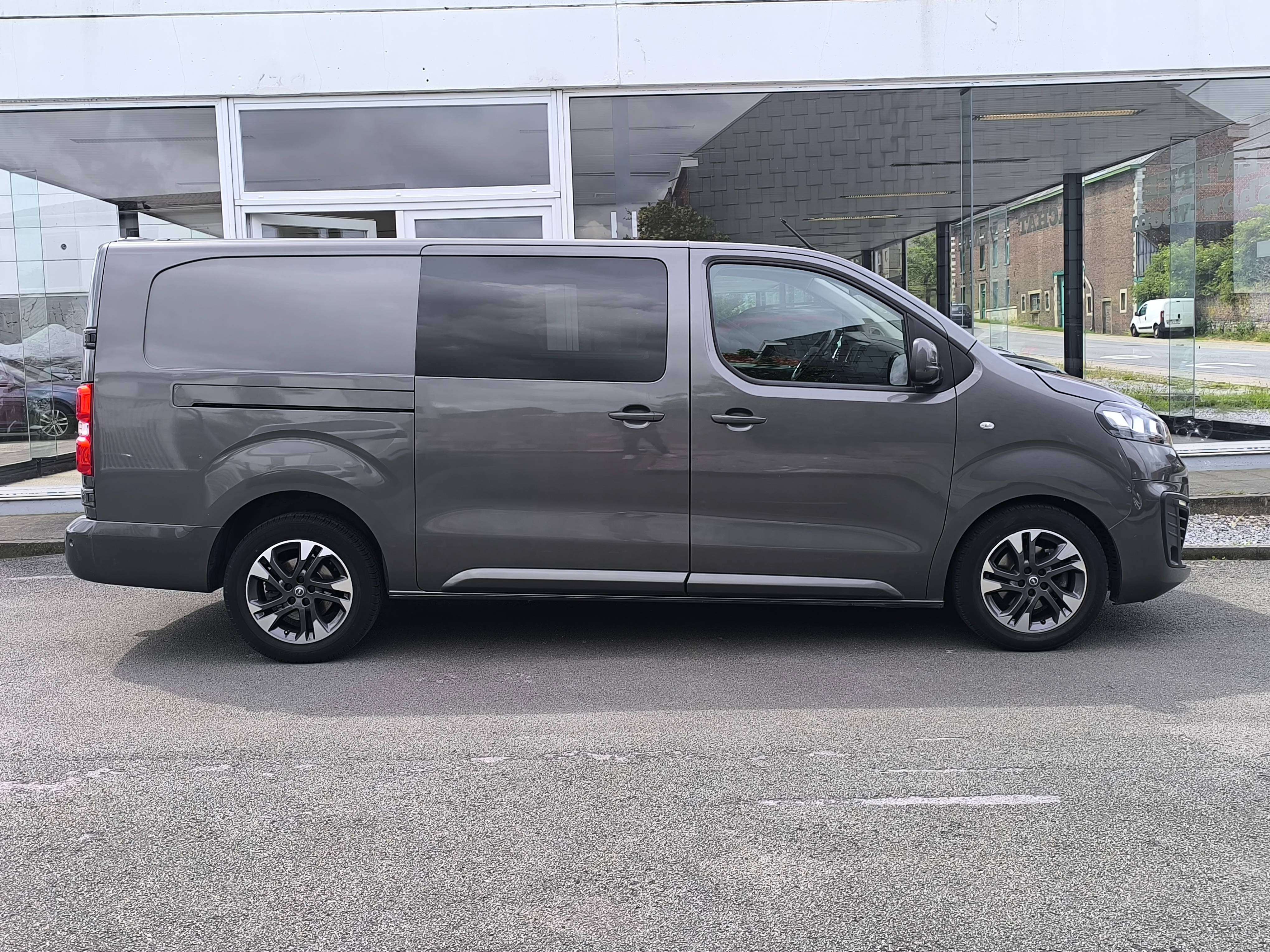 Opel Vivaro 2.0 Turbo D BOITE AUTO DOUBLE CABINE 177CV LONG CHASSIS L3