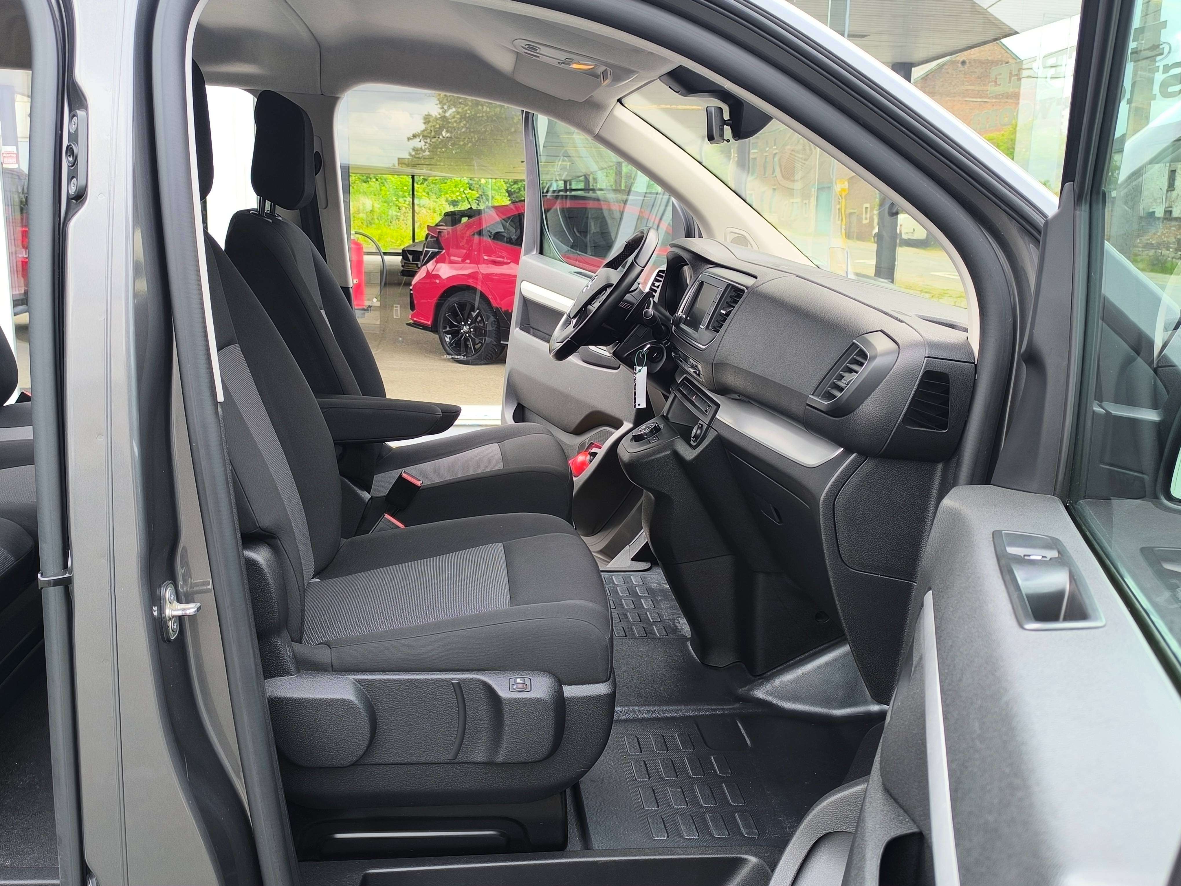 Opel Vivaro 2.0 Turbo D BOITE AUTO DOUBLE CABINE 177CV LONG CHASSIS L3