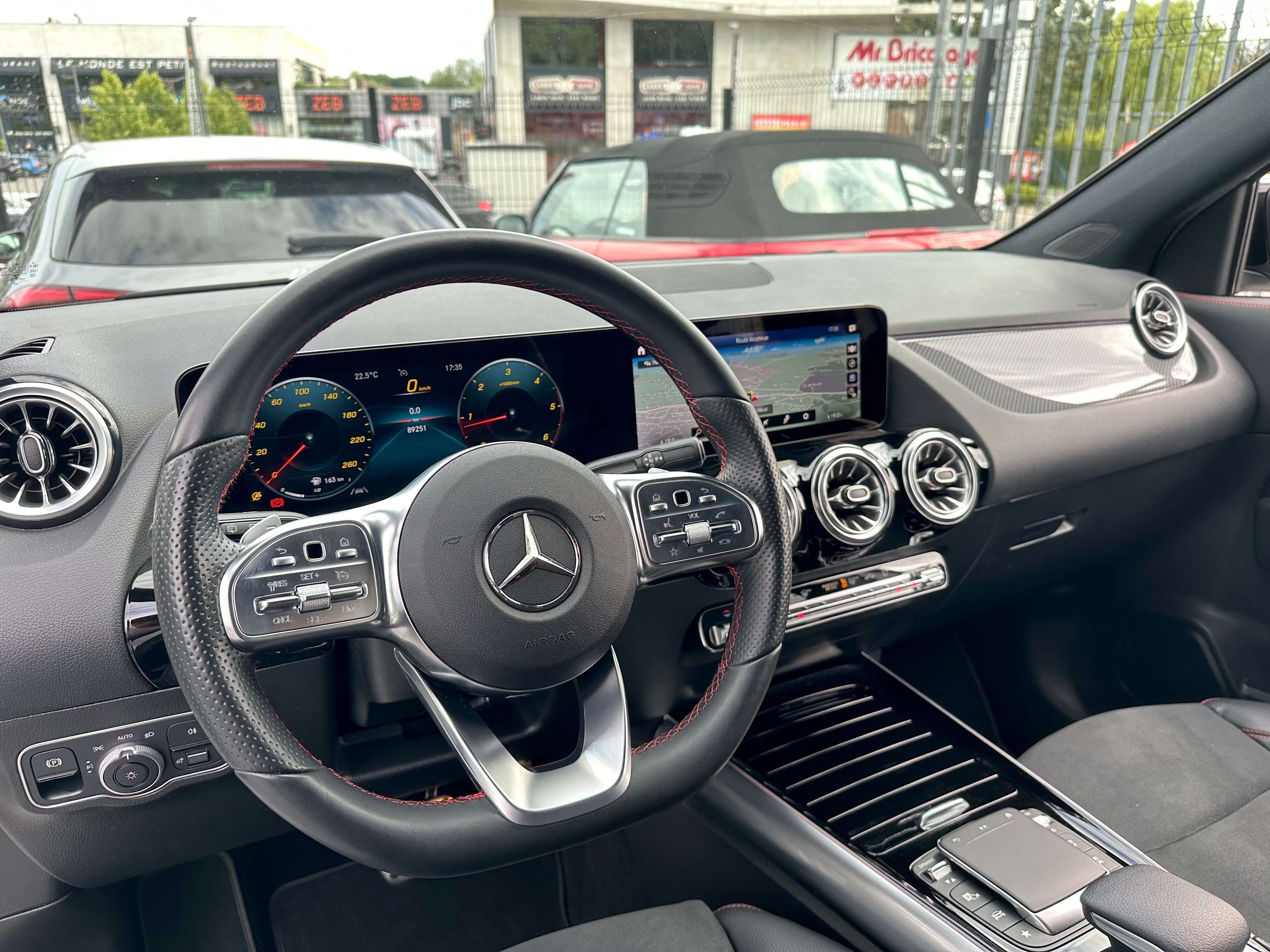 Mercedes-Benz GLA 180 2.0*PACK AMG*AMBIENT LIGHT*SIEG CHAUFF*CAM*GARANTIE