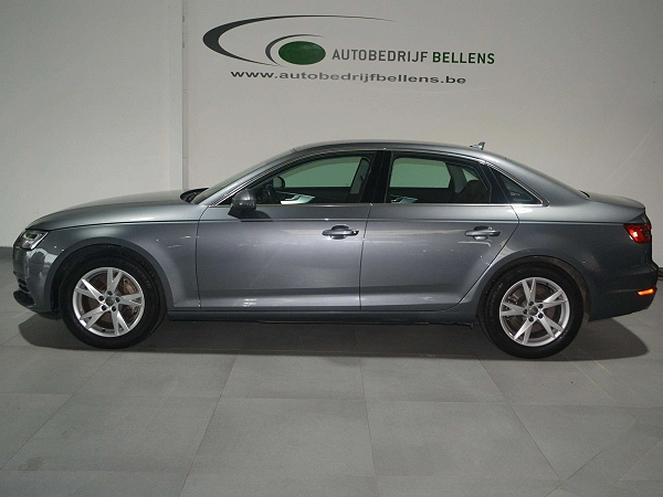 Audi A4 A4 2.0 TFSI Quattro Design S tronic / LEDER / SPORTZETELS / NAVI / 4 X 4