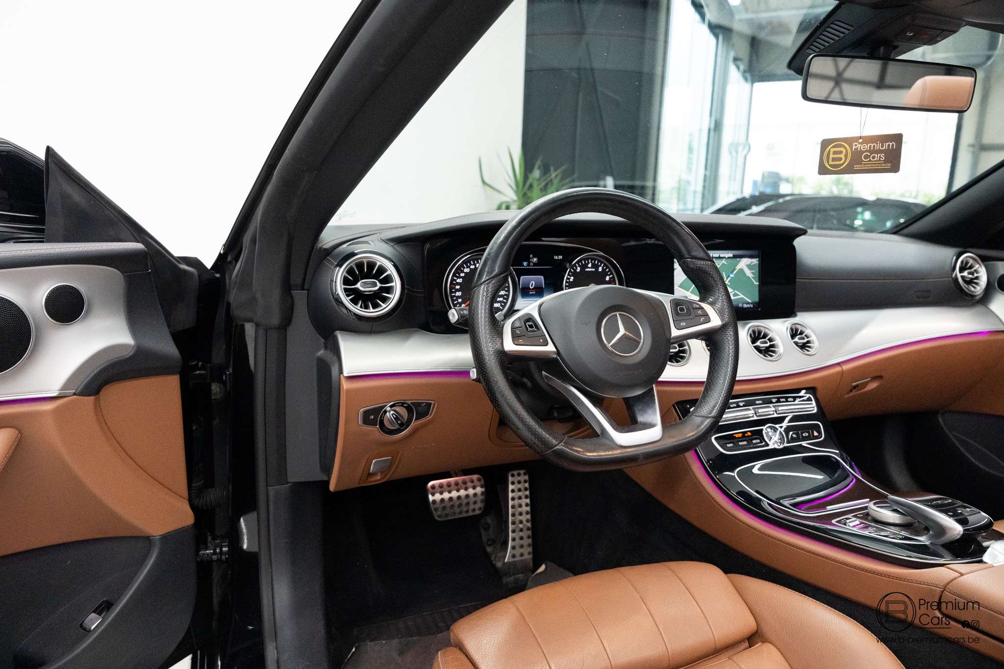 Mercedes-Benz E 200 I cabrio AMG line! Cruise, Leder, Sfeer, Navi!
