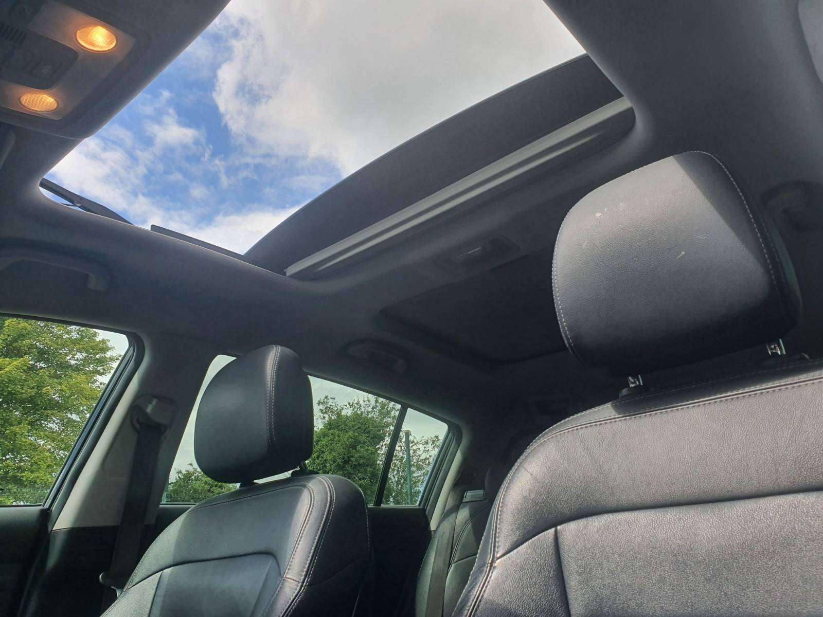 Kia Sportage 🟢1.7 DIESEL 116CV - 1ER MAIN - FULL CARNET - TOIT OUVRANT