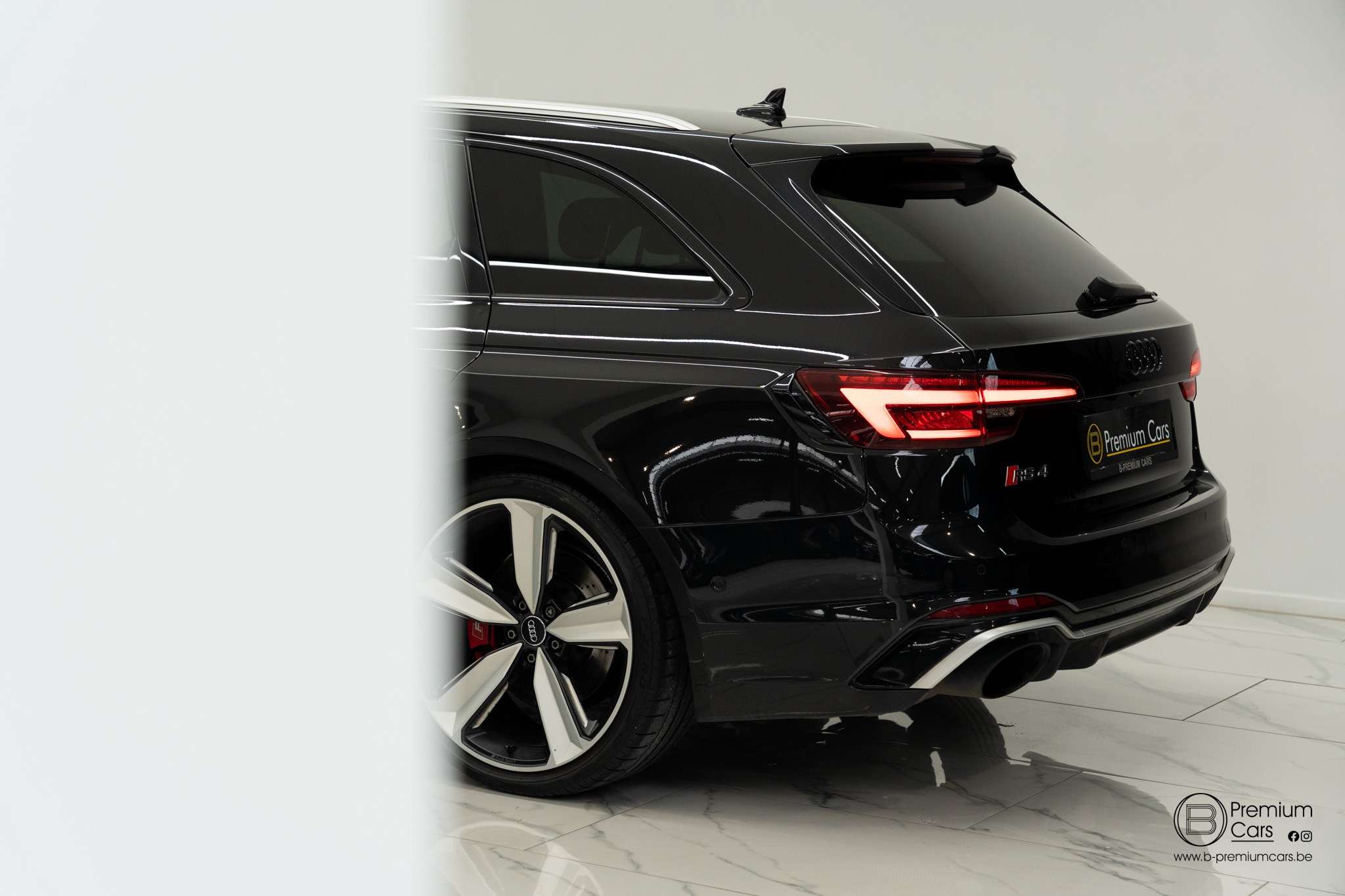 Audi RS4 Avant Quattro Exclusive! Swiss Spec! ACC, HUD, Massage!