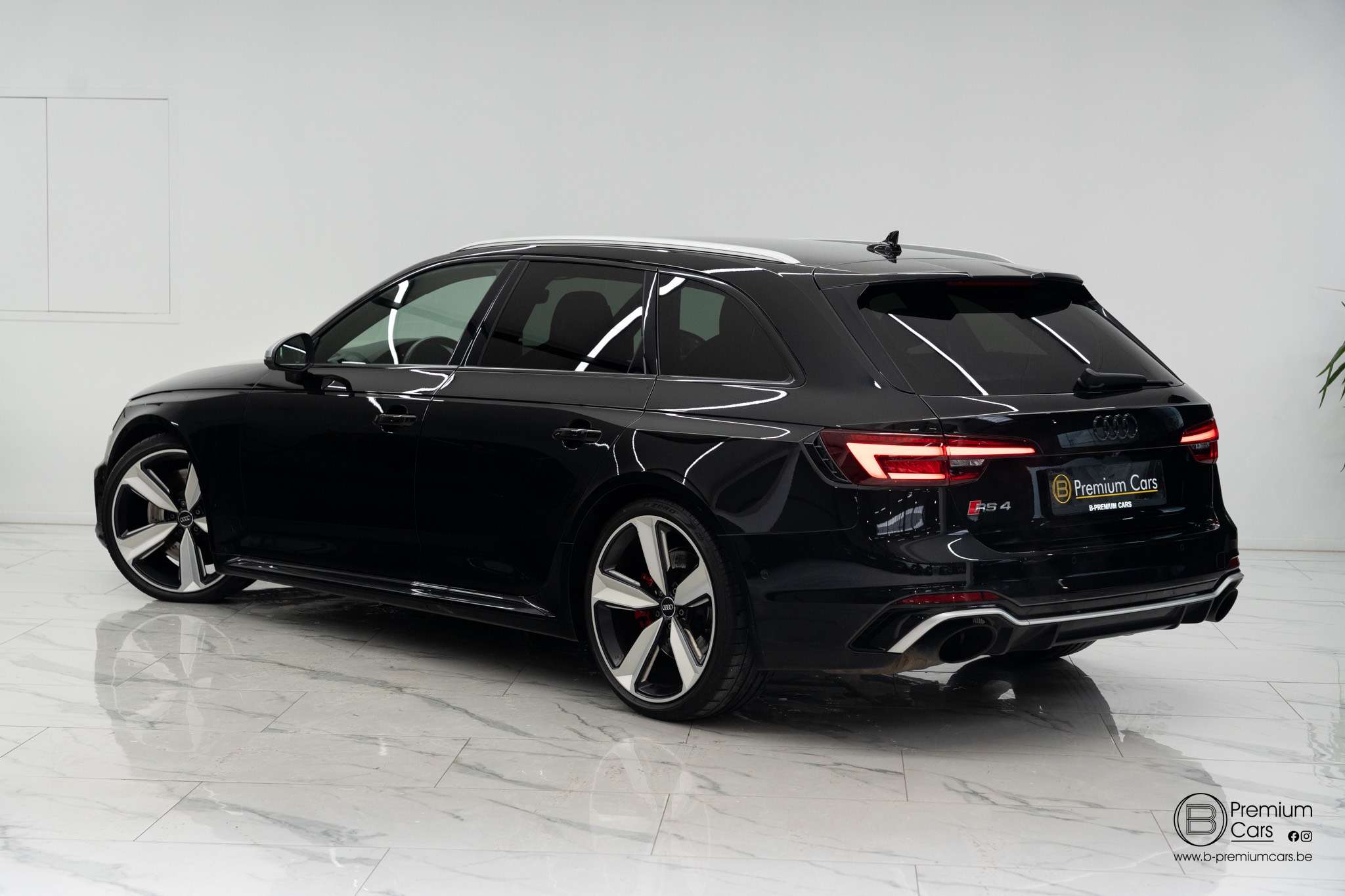Audi RS4 Avant Quattro Exclusive! Swiss Spec! ACC, HUD, Massage!