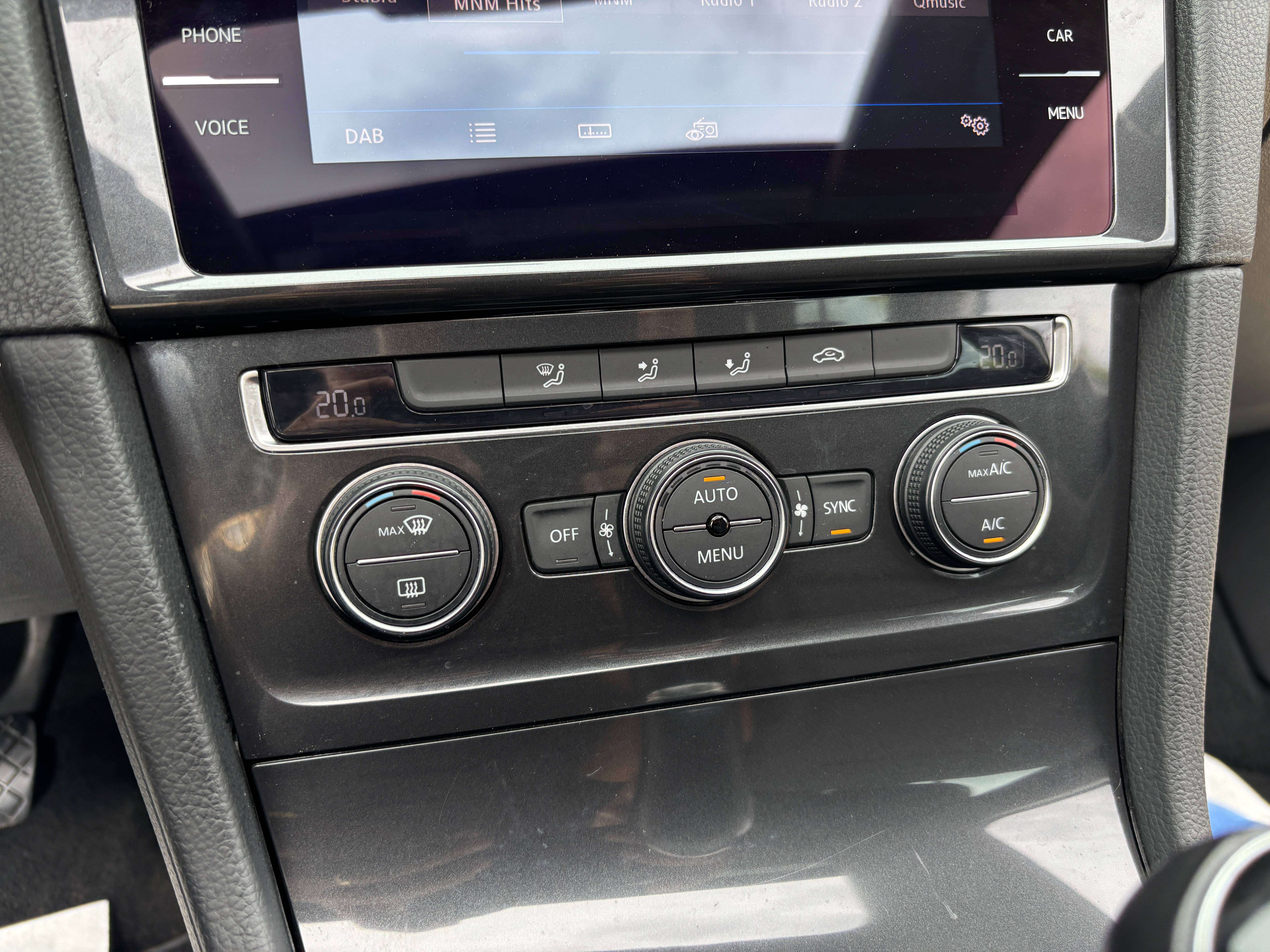 Volkswagen Golf 1.0 TSI *CARPLAY*TOIT OUV*CAMERA*ACC*1ER PROPRIO*GARANTIE*