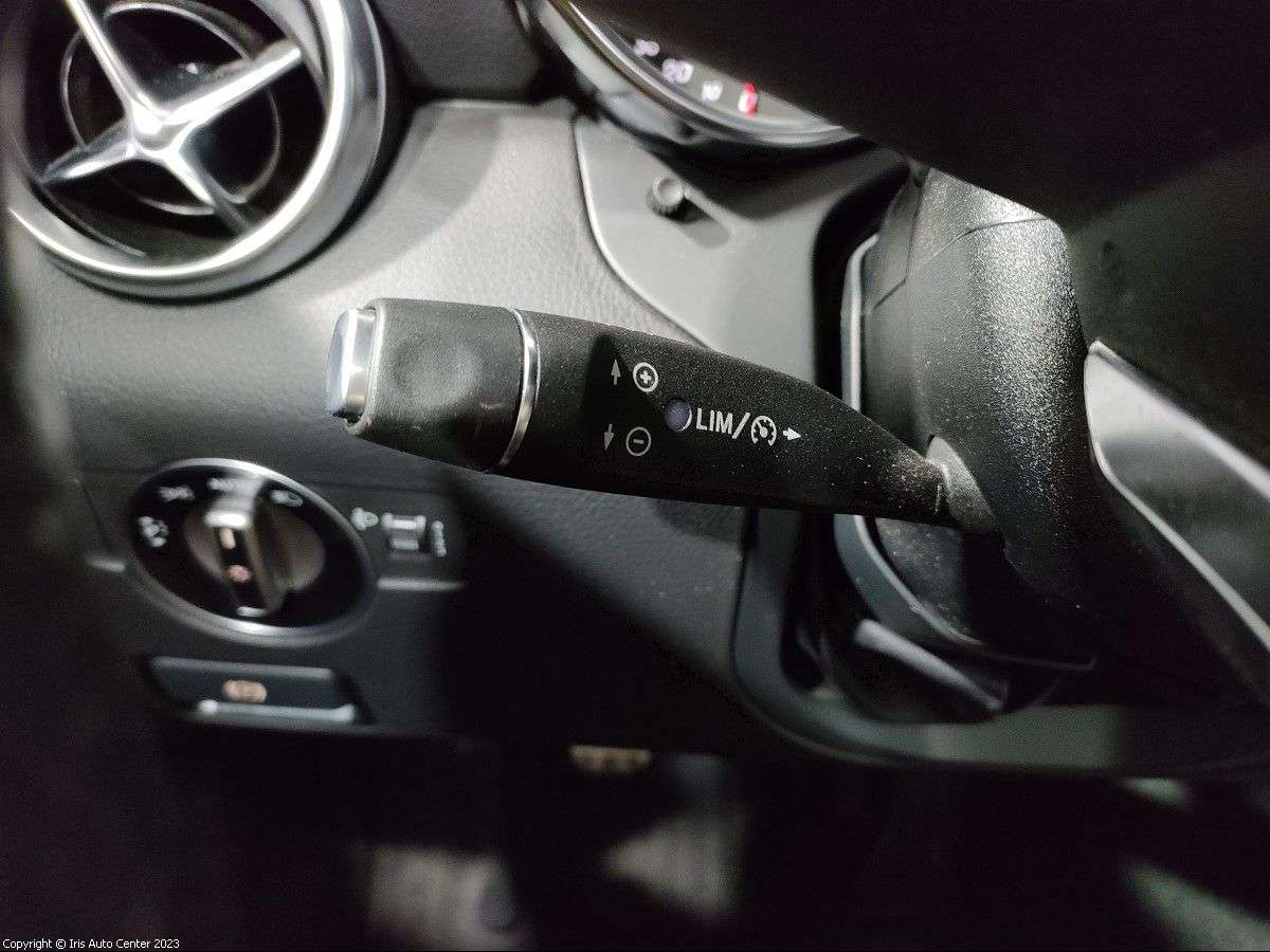 Mercedes-Benz SLC 180 1.6 |TOIT PANO| NAVI | CAPTEUR AV-AR | BLUETOOTH