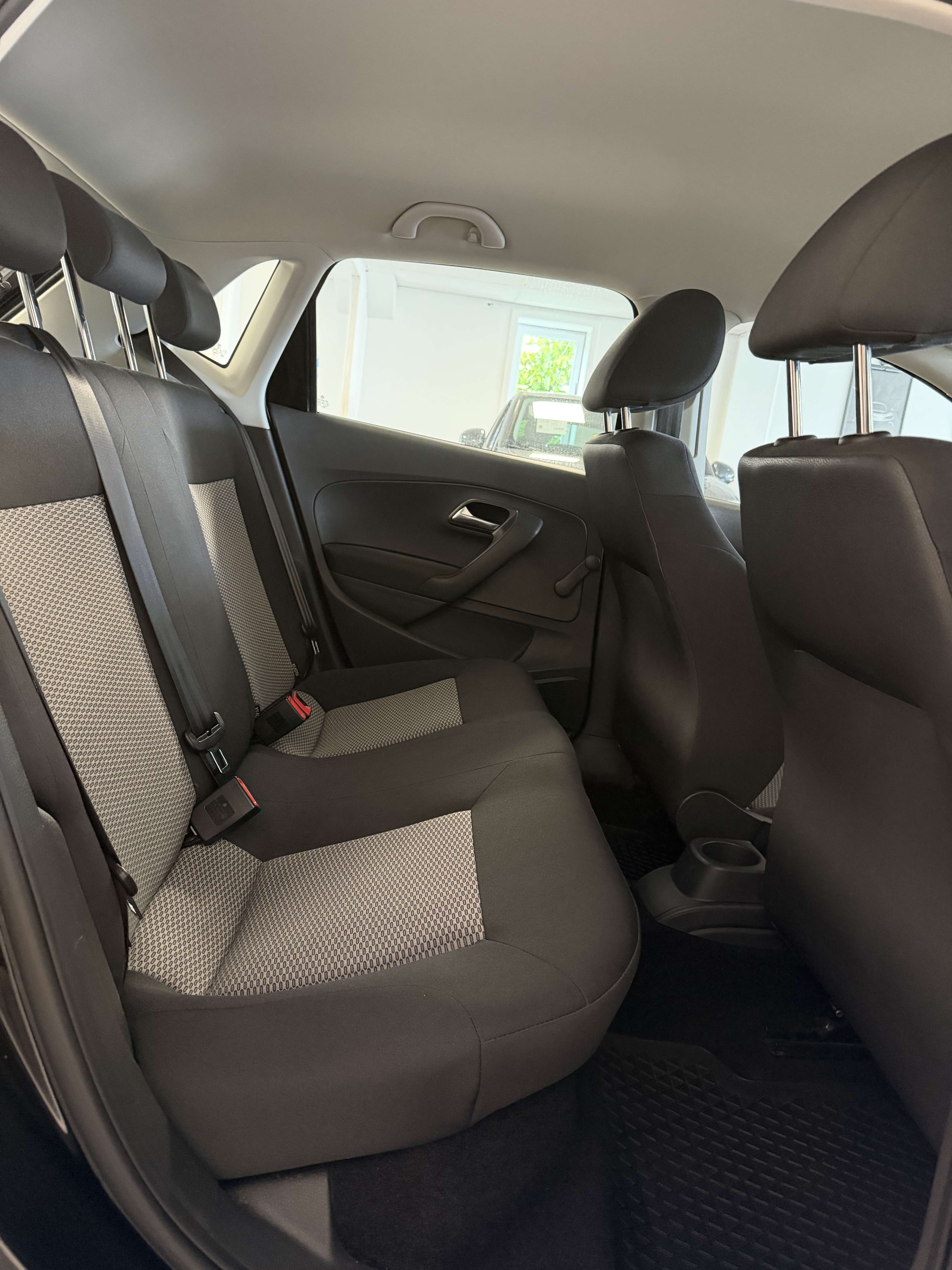 Volkswagen Polo 1.2i Trendline 1 Jaar Garantie