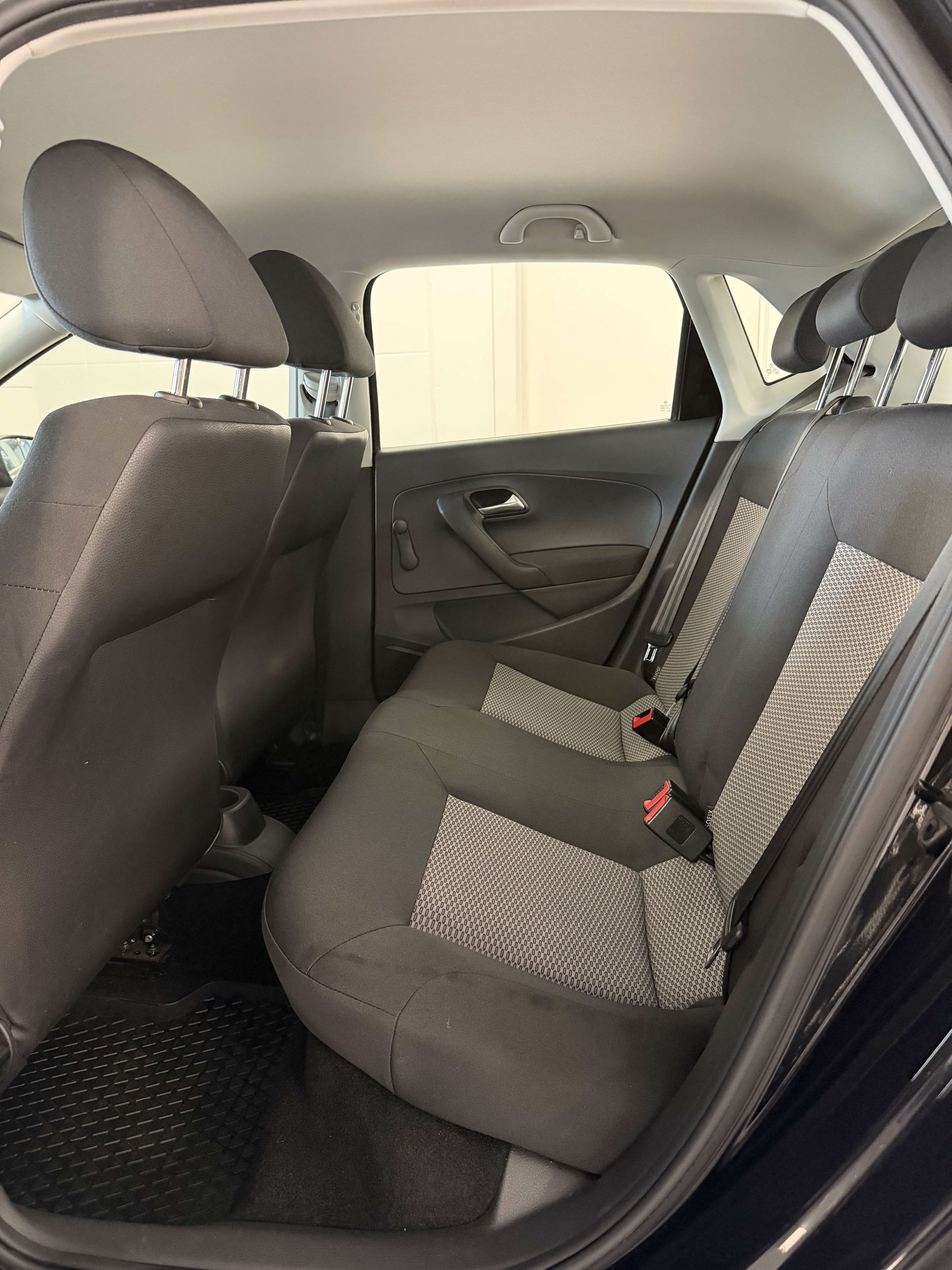 Volkswagen Polo 1.2i Trendline 1 Jaar Garantie
