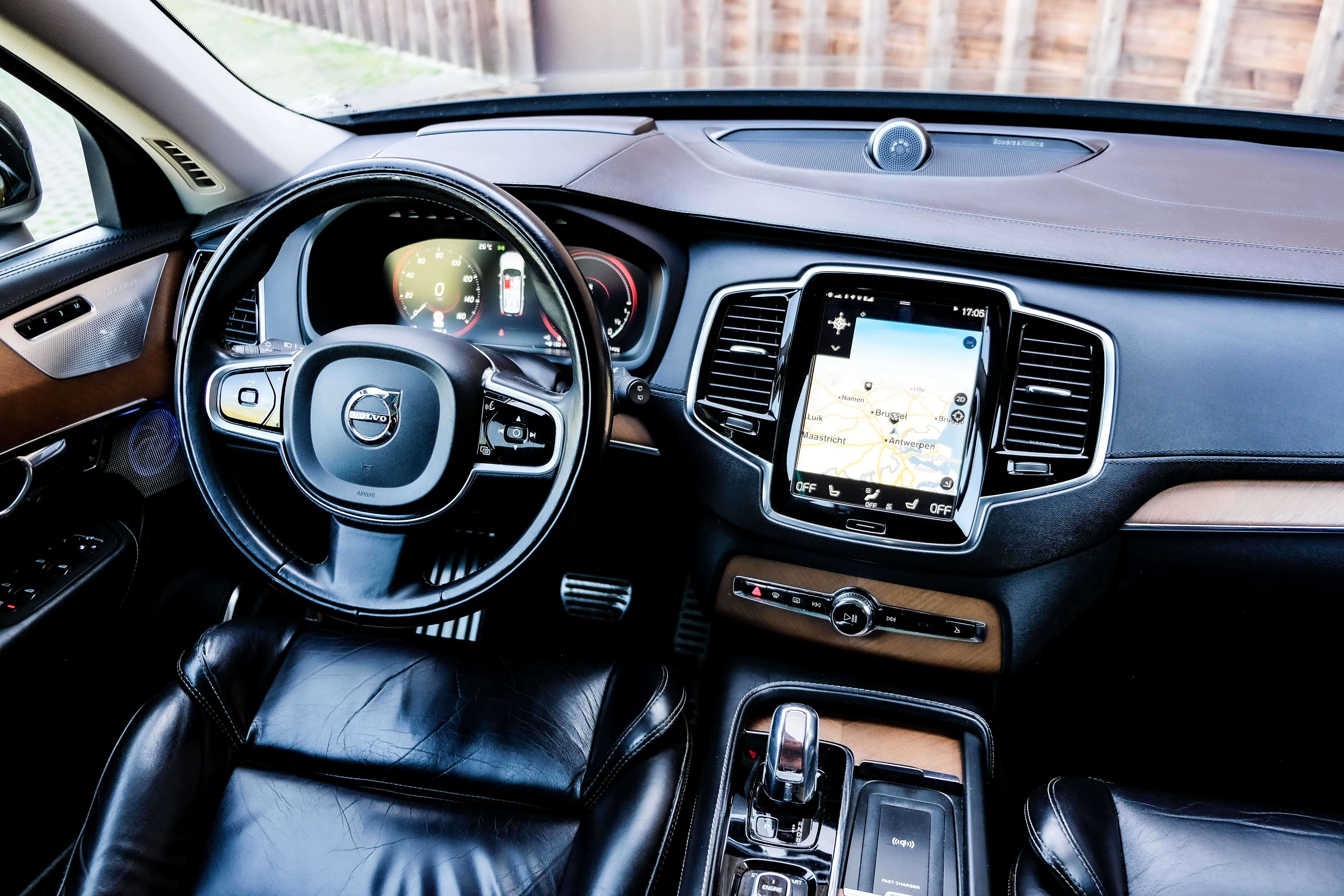 Volvo XC90 T8 Hybride 7 plaatsen Inscription Pano B&W