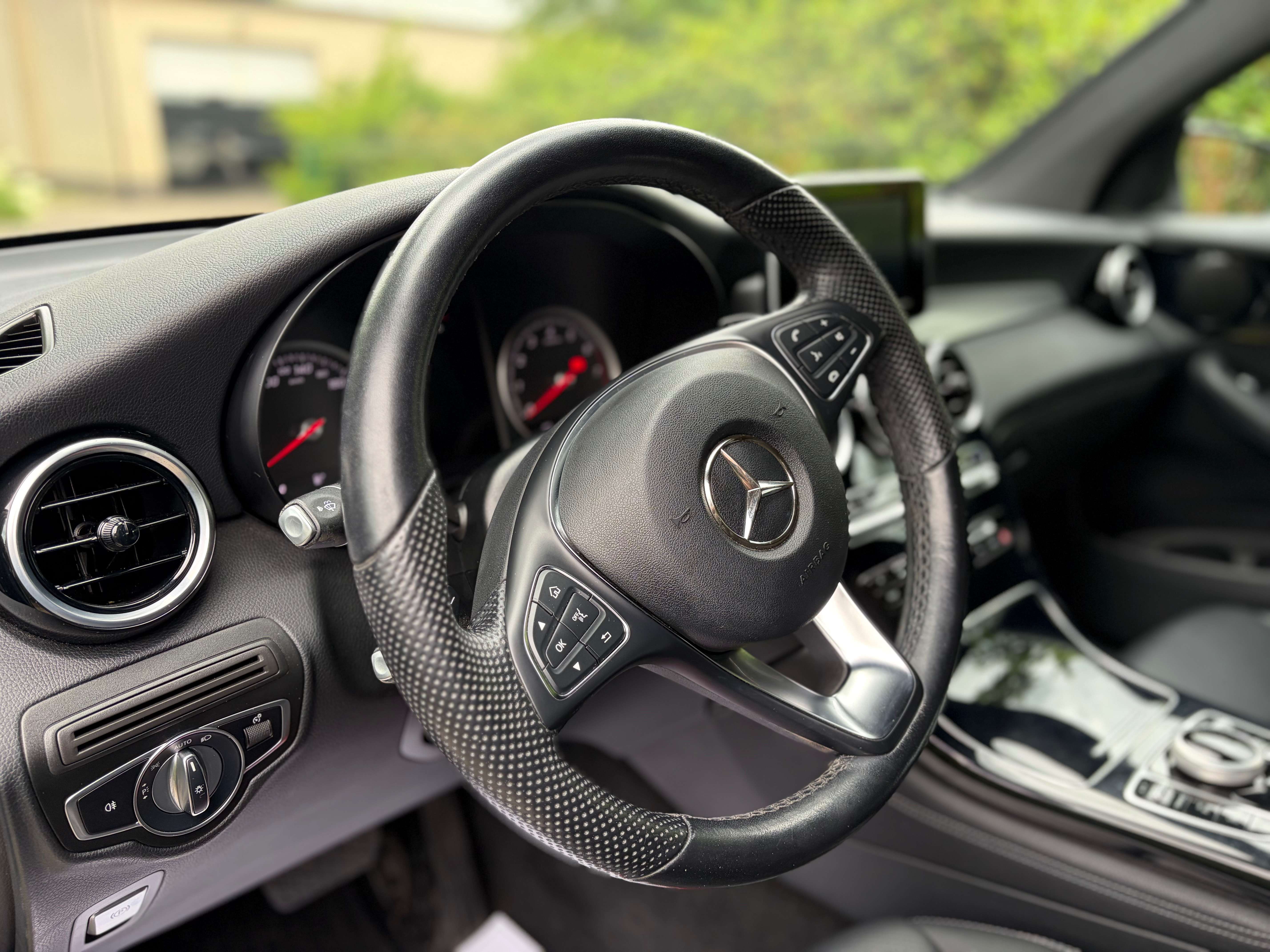 Mercedes-Benz GLC 250 250 4-Matic Amg-Line  ### 77000 km ###