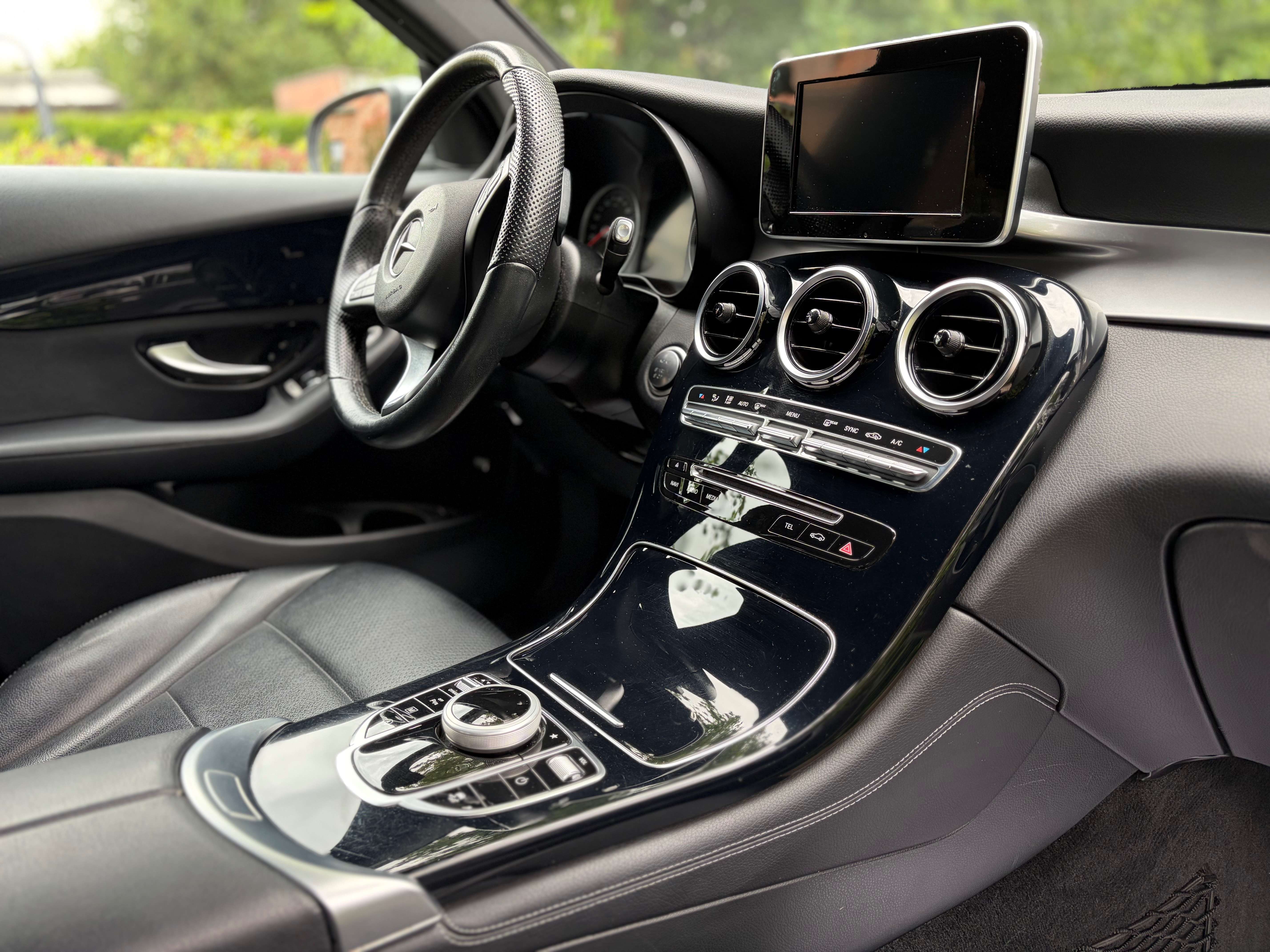 Mercedes-Benz GLC 250 250 4-Matic Amg-Line  ### 77000 km ###