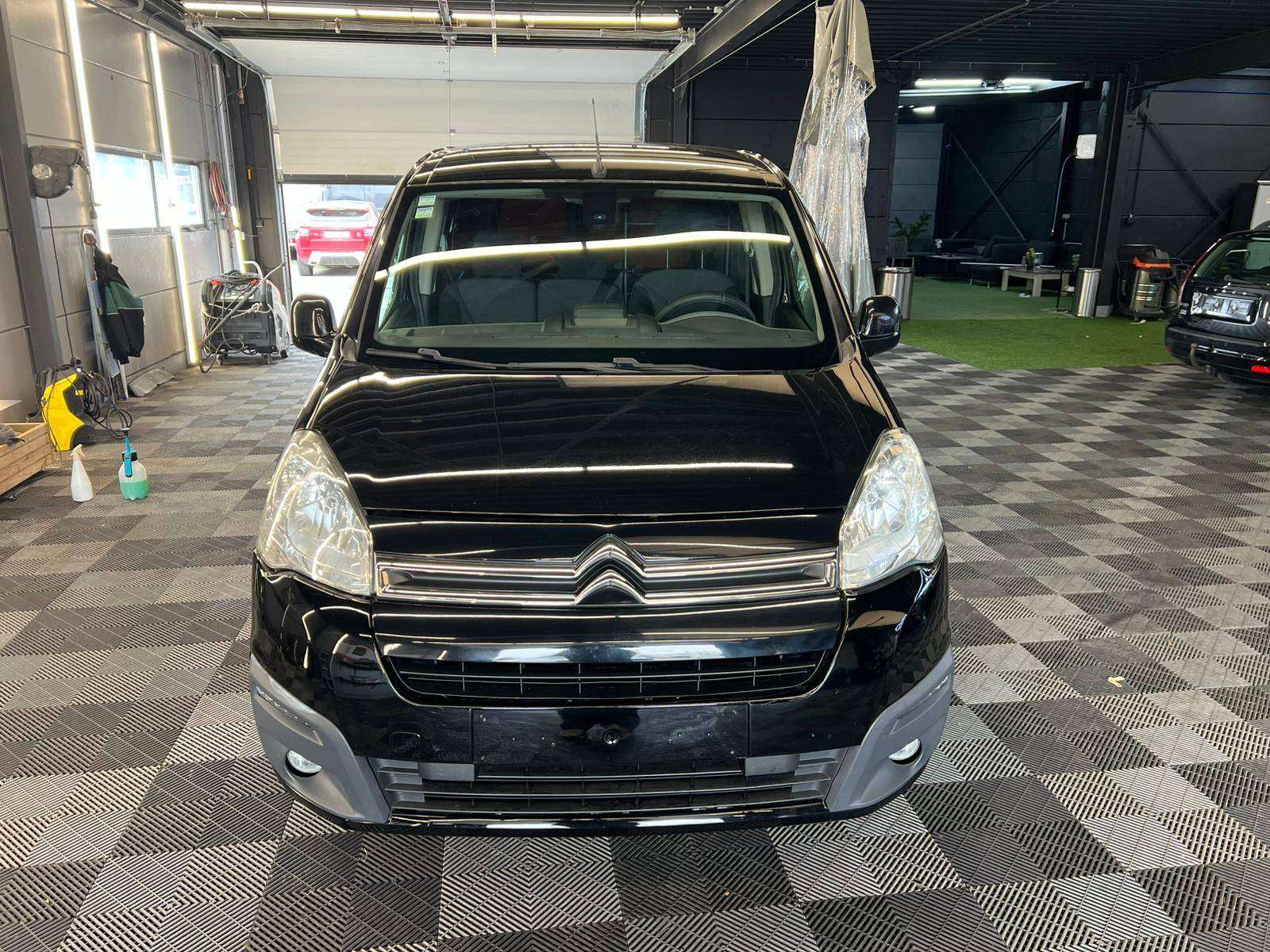 Citroen Berlingo DIESEL bj2017 5DEURS EUR6 157757KM