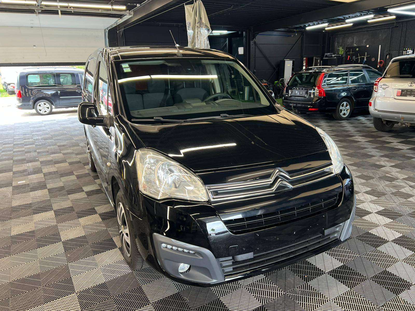 Citroen Berlingo DIESEL bj2017 5DEURS EUR6 157757KM