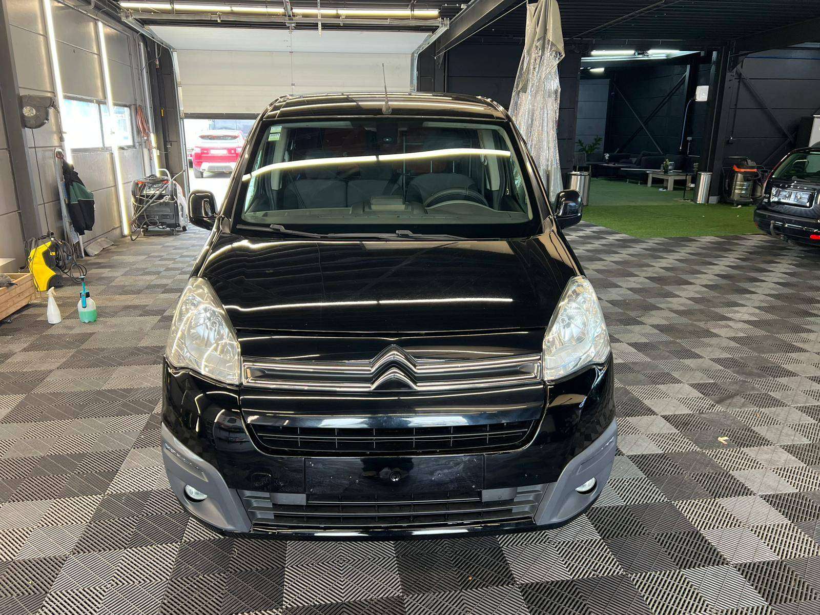 Citroen Berlingo DIESEL bj2017 5DEURS EUR6 157757KM