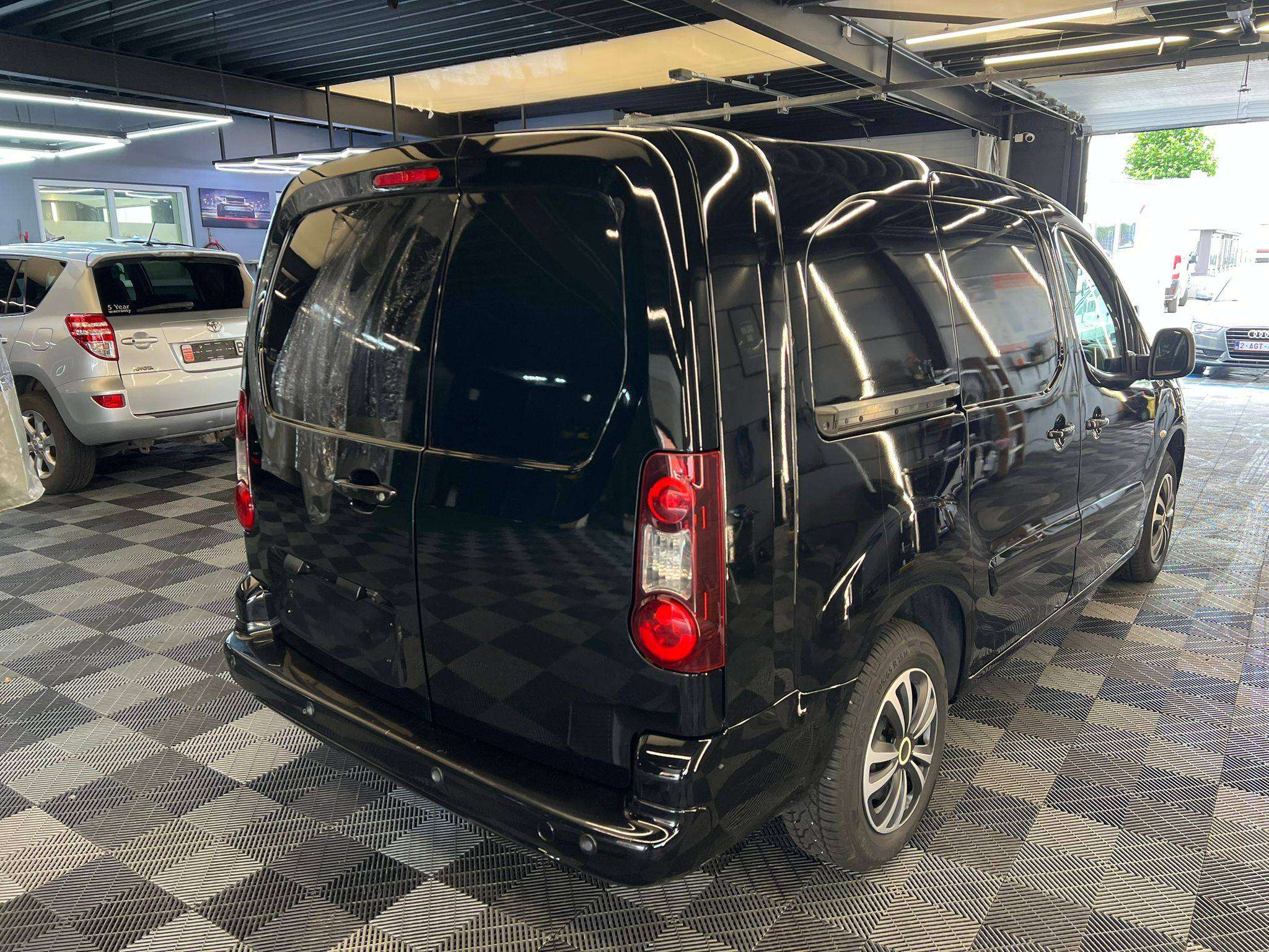 Citroen Berlingo DIESEL bj2017 5DEURS EUR6 157757KM