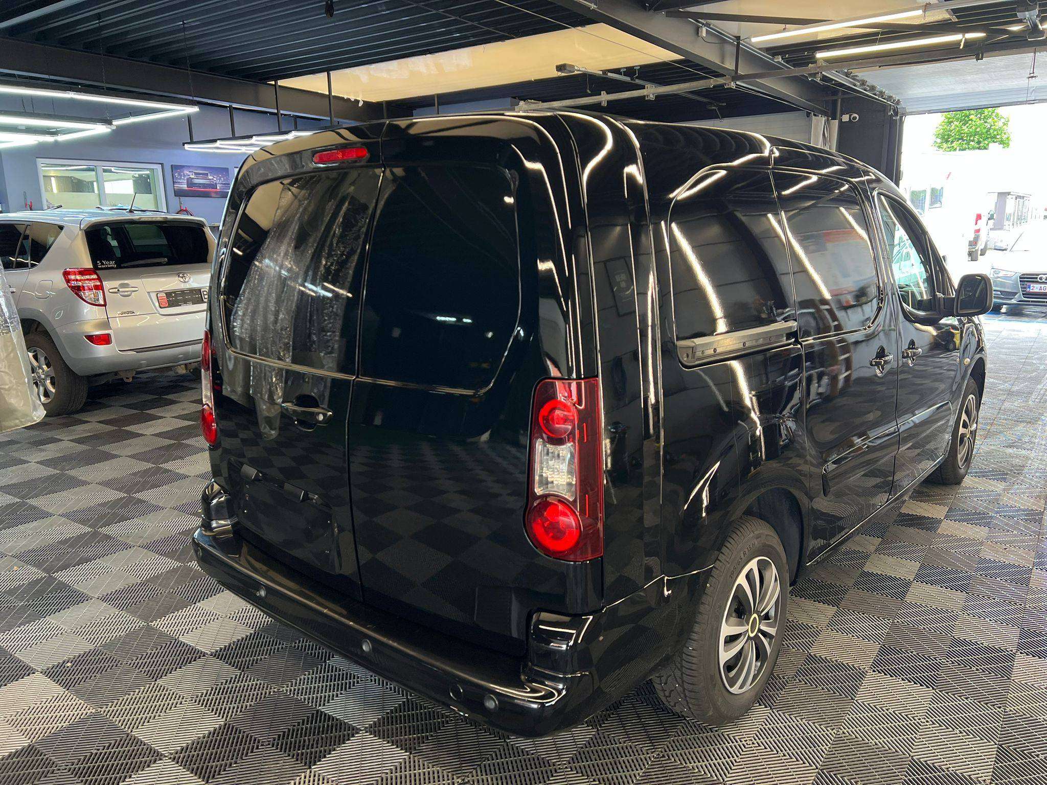 Citroen Berlingo DIESEL bj2017 5DEURS EUR6 157757KM