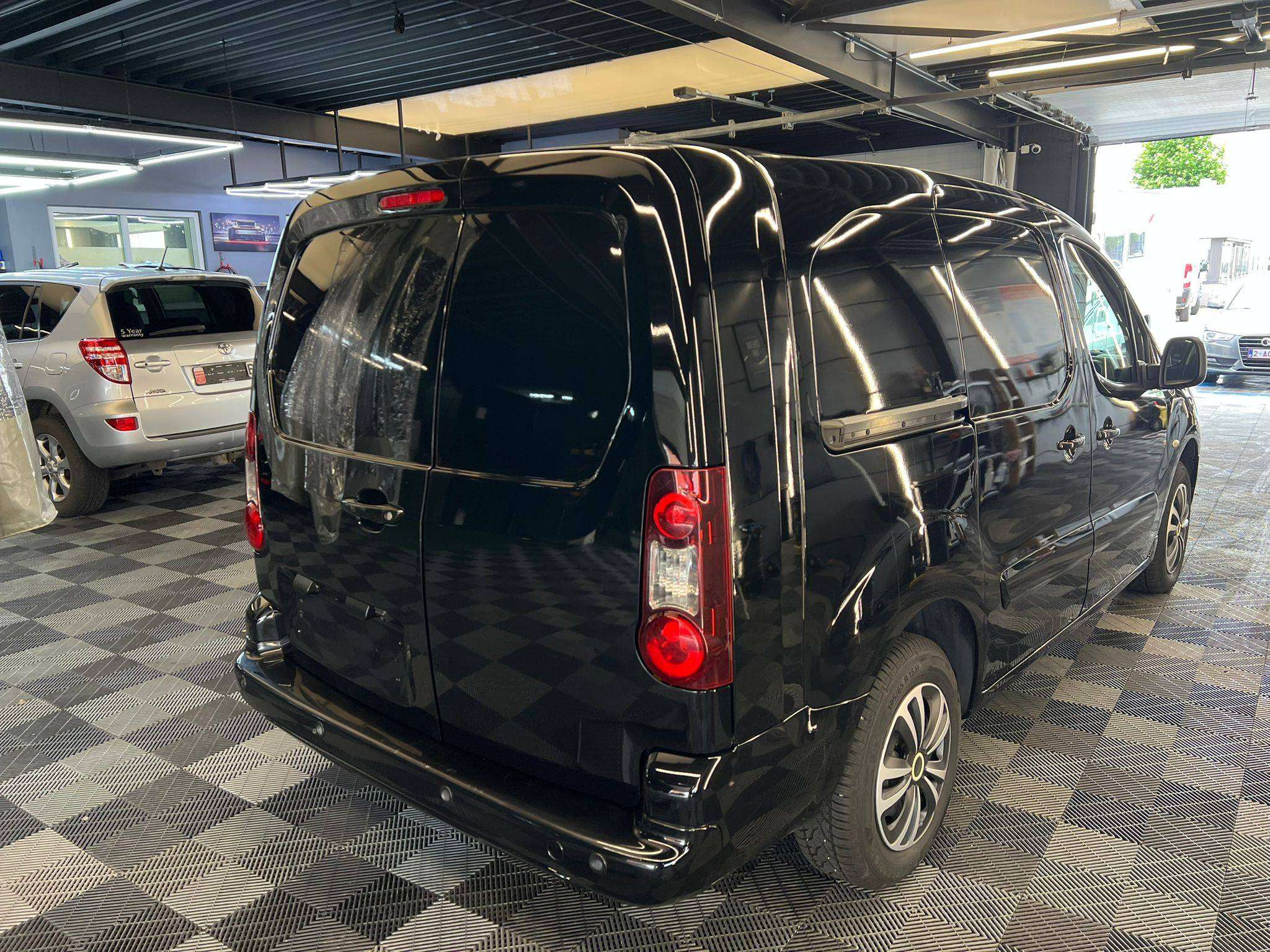 Citroen Berlingo DIESEL bj2017 5DEURS EUR6 157757KM