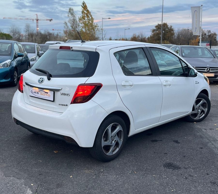 Toyota Yaris III 1.5 HYBRID 100H DESIGN EDITION