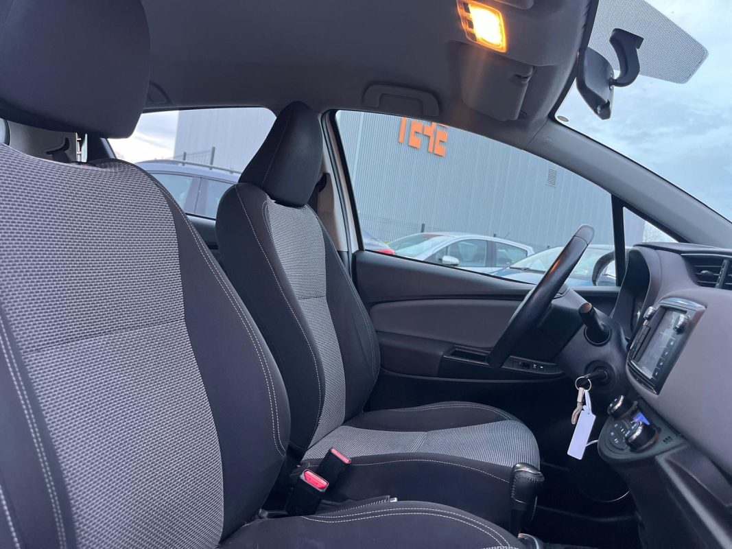 Toyota Yaris III 1.5 HYBRID 100H DESIGN EDITION