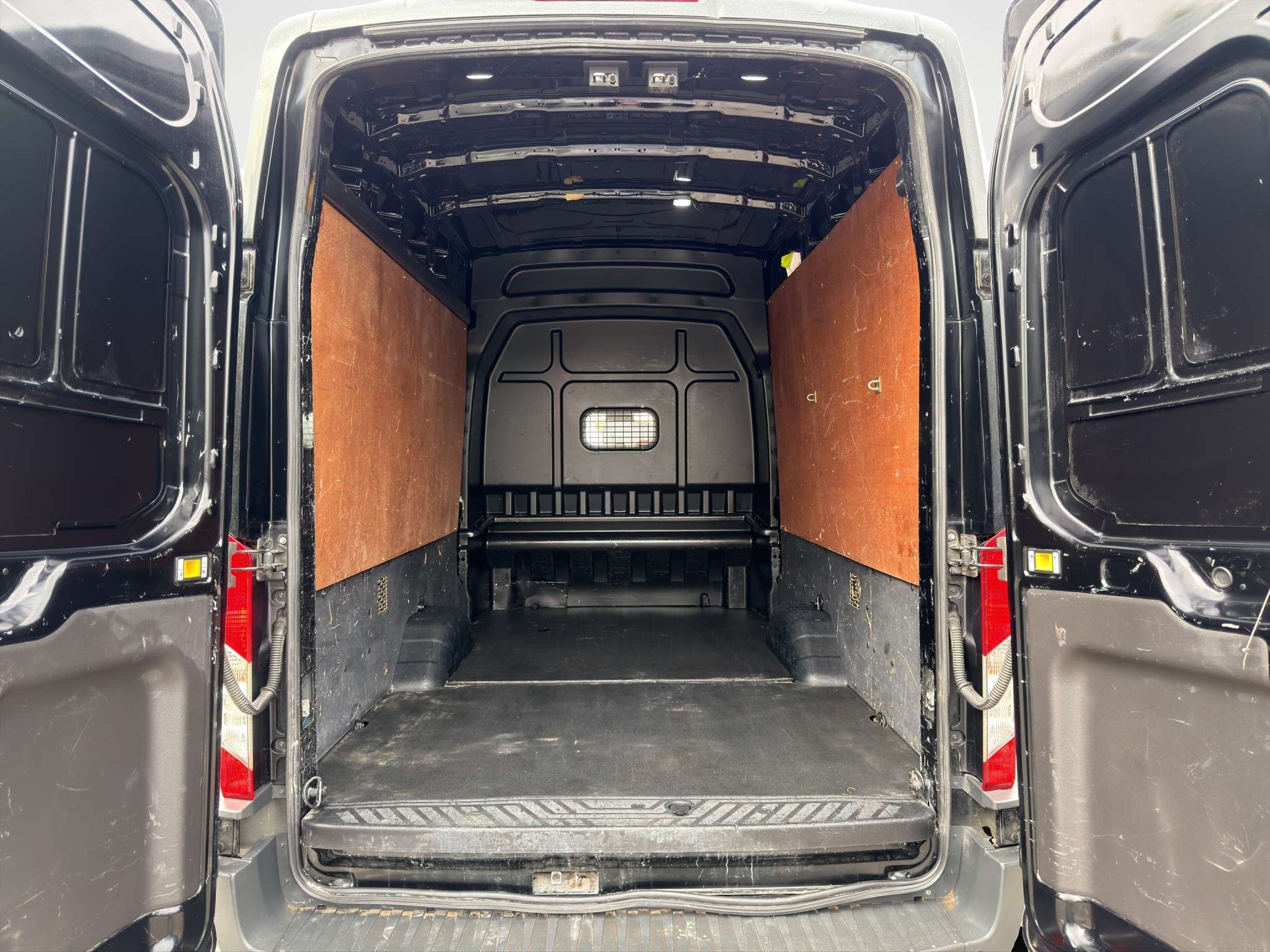 Ford Transit 2.0 TDCI L4H3 *6 PLAATSEN - GARANTIE - CRUISE - NAVI*